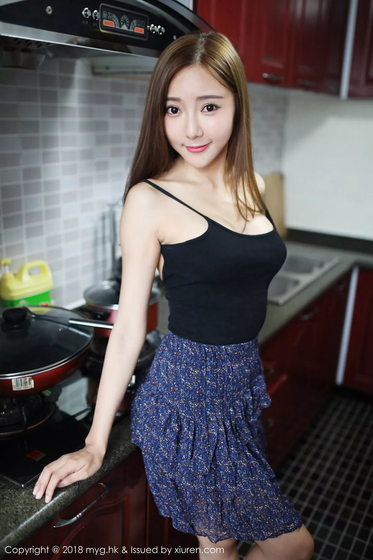 秀人集.com_[MyGirl美媛馆]Vol.293_嫩模王馨瑶yanni居家黑色吊带衣半露豪乳性感迷人写真40P