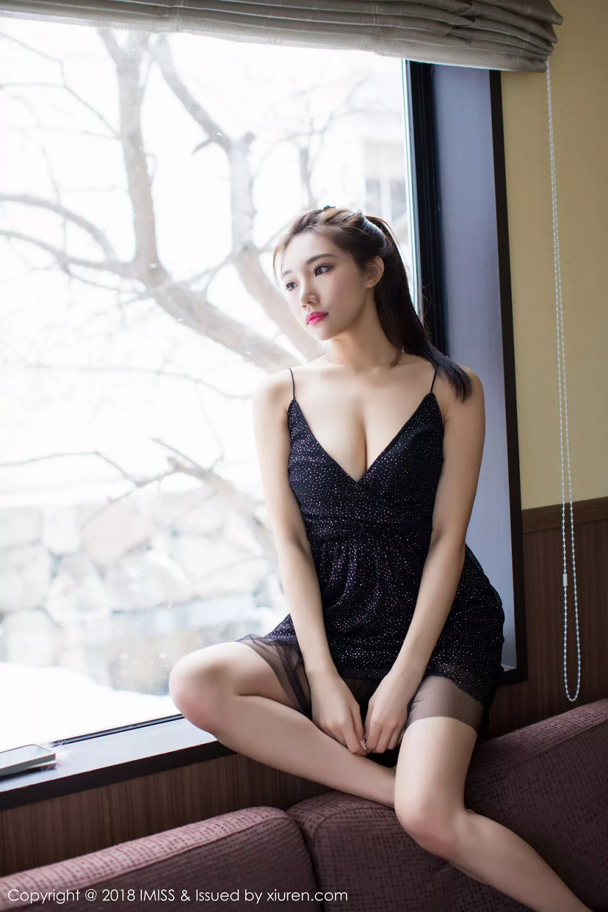 秀人集.com_[IMISS爱蜜社]Vol.270_女神小狐狸Sica北海道旅拍浴池里性感比基尼美乳诱惑写真36P