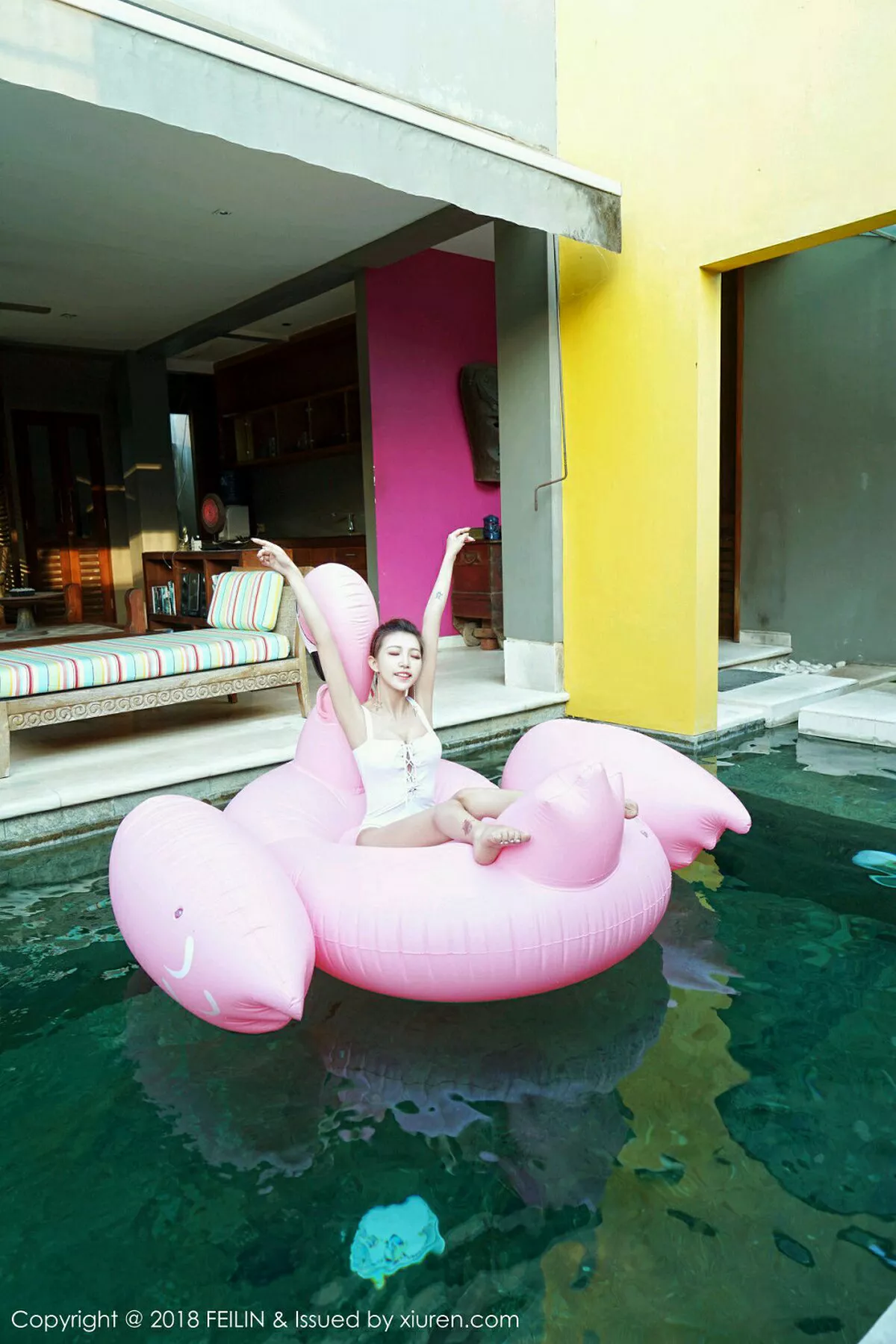 秀人集.com_[FeiLin嗲囡囡]Vol.157_嫩模冯木木LRIS班塔延岛旅拍OL女秘开档黑丝裤袜诱惑写真44P