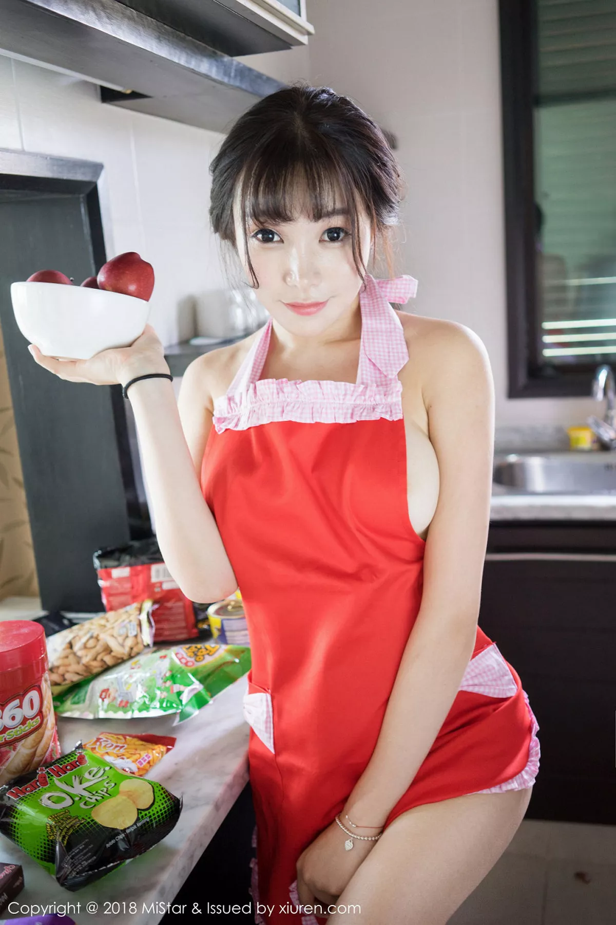 秀人集.com_[MiStar魅妍社]Vol.236_女神芝芝Booty沙巴旅拍私房女仆装露豪乳翘臀极致诱惑写真40P