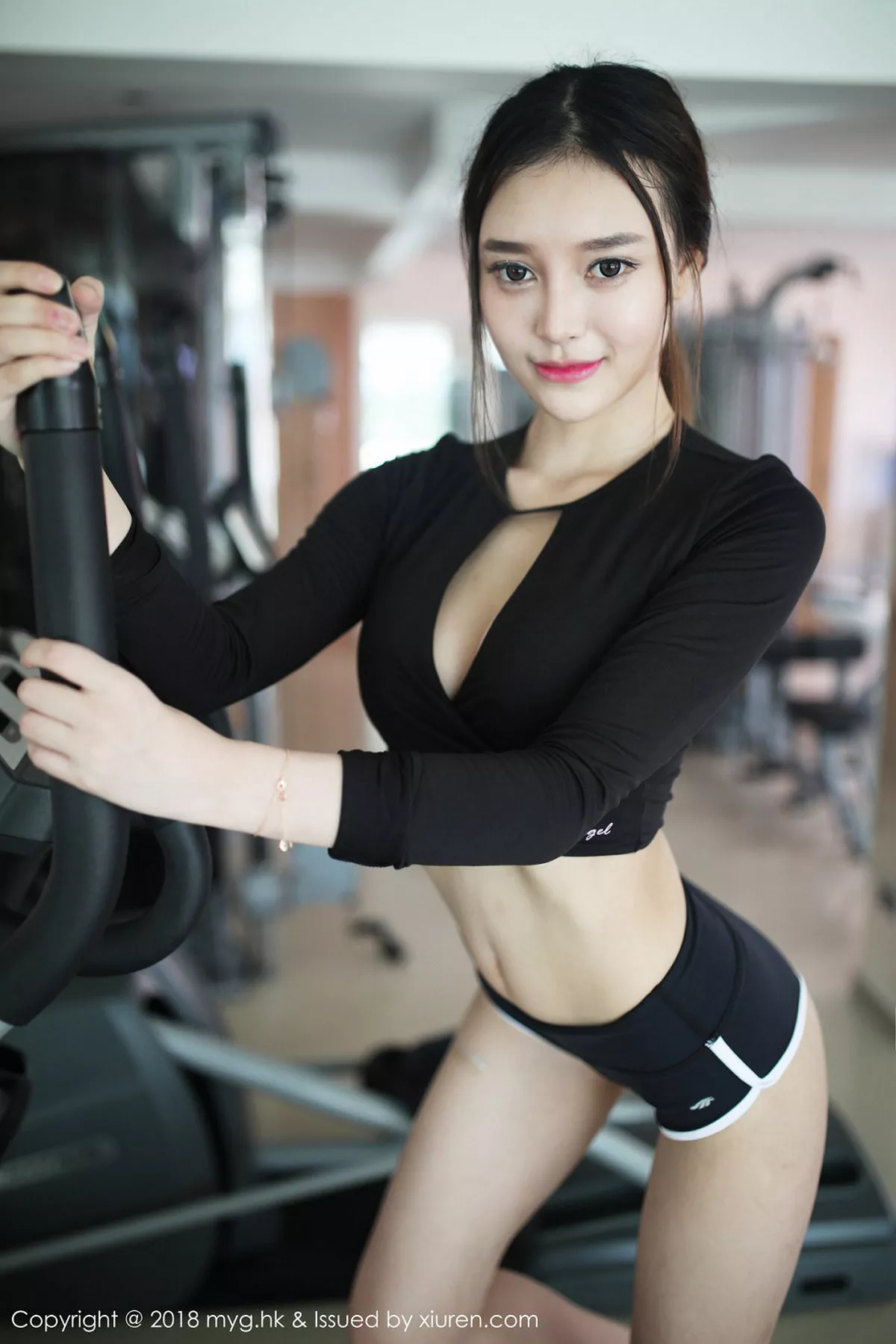 秀人集.com_[MyGirl美媛馆]Vol.306_女神唐琪儿il薄纱连身裙秀火辣身材+健身房秀完美身材写真41P