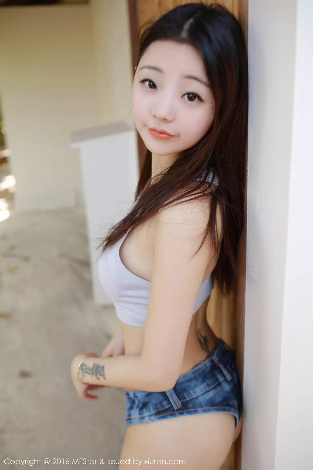 秀人集.com_[MFStar模范学院]Vol.051_佘贝拉bella马尔代夫旅拍性感比基尼系列翘臀诱惑53P