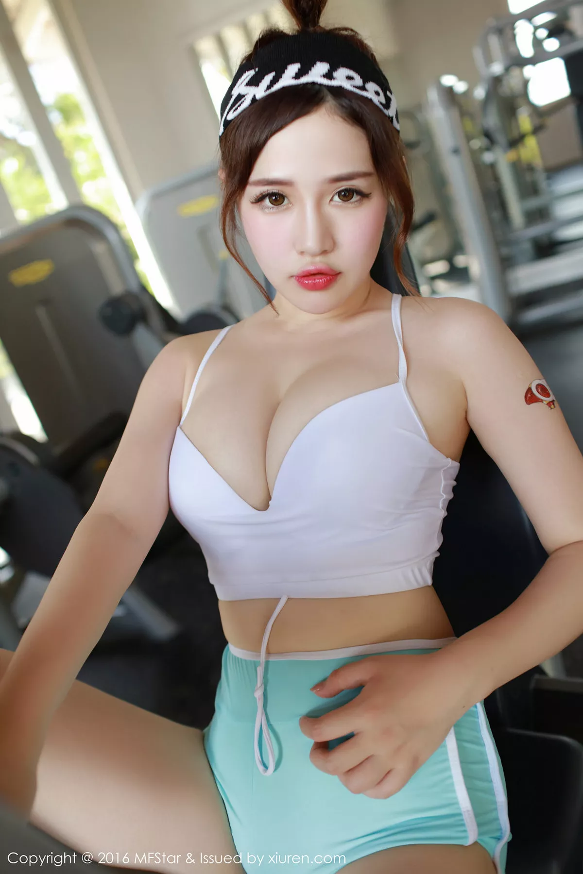 秀人集.com_[MFStar模范学院]Vol.056_嫩模徐cake马尔代夫旅拍运动风内衣秀白嫩豪乳写真52P