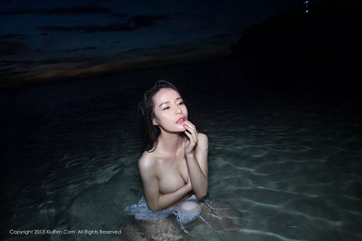 秀人集.com_[XiuRen秀人网]No.069_嫩模nancy小姿白色情趣内衣泳池里湿身诱惑写真73P