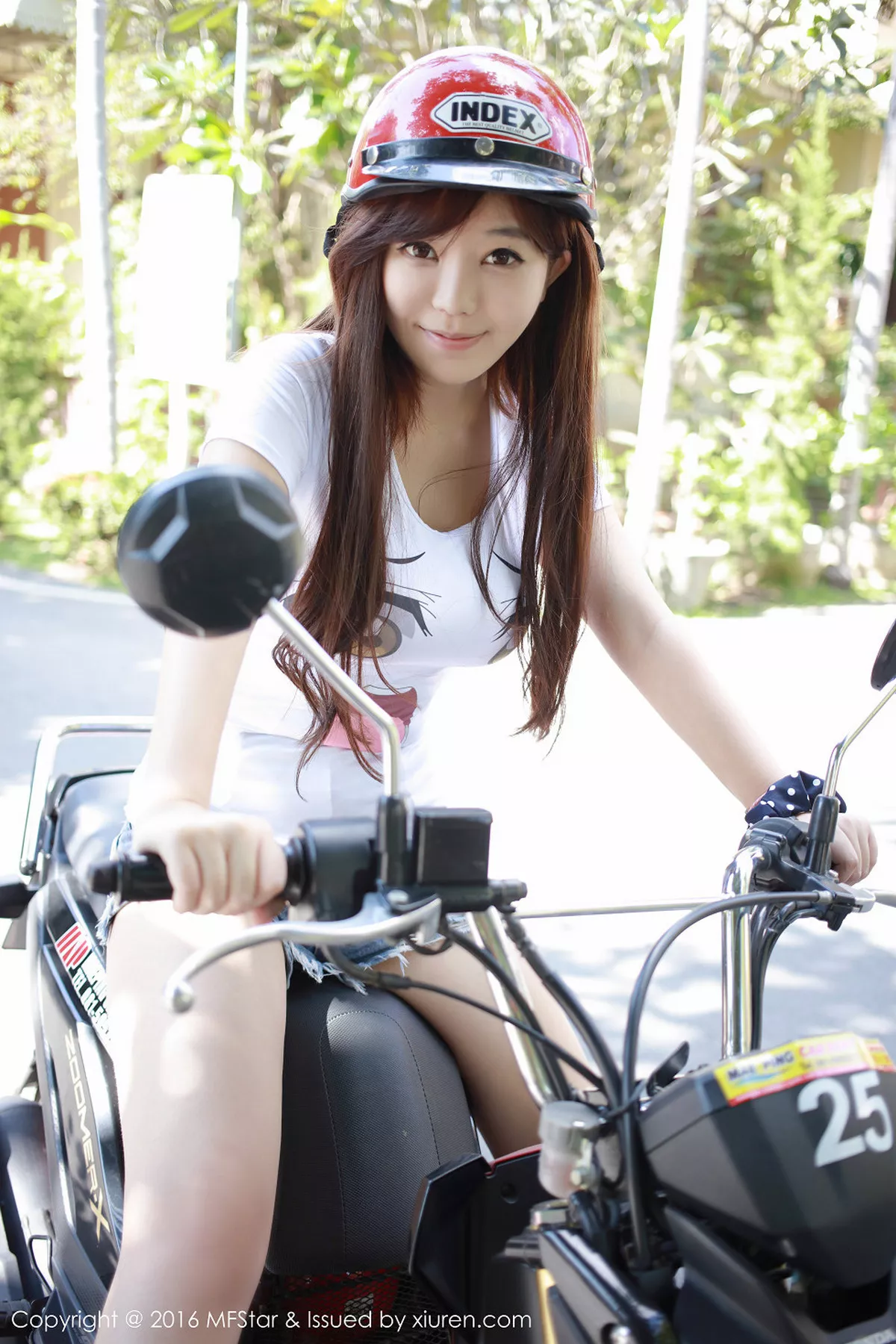 秀人集.com_[MFStar模范学院]Vol.054_刘飞儿Faye苏梅岛旅拍黑色内衣白嫩翘臀诱惑美乳50P