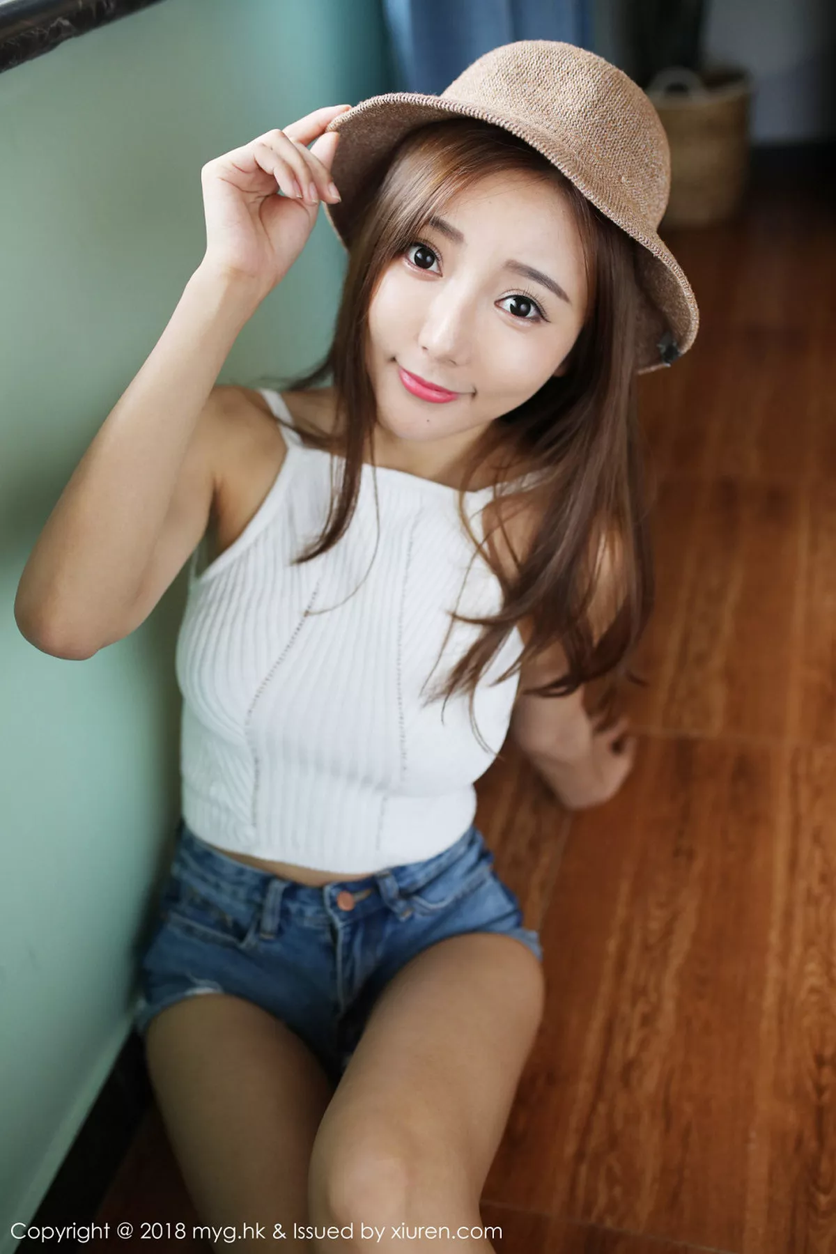 秀人集.com_[MyGirl美媛馆]Vol.312_嫩模王馨瑶yanni阳光美少女白色吊带衣配牛仔短裤性感写真47P