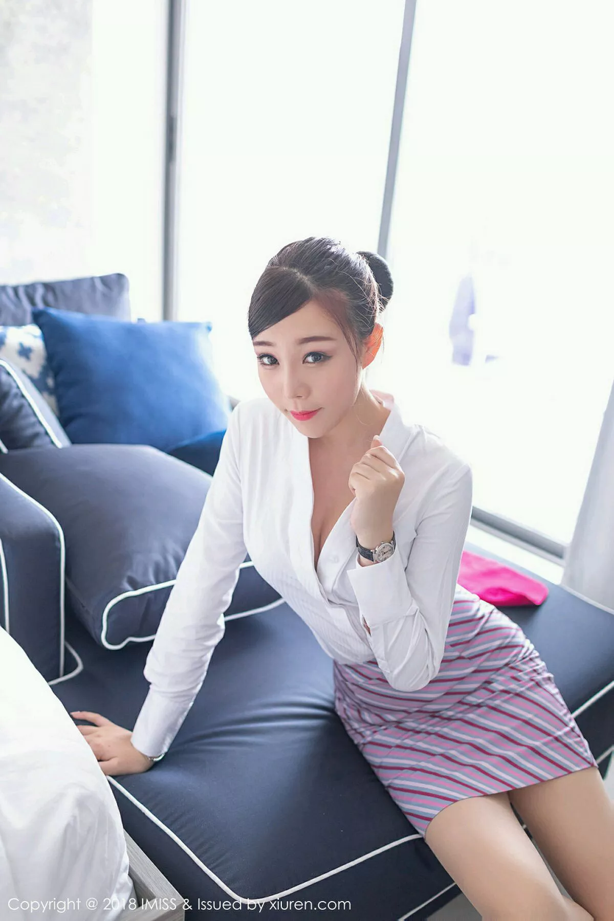 秀人集.com_[IMISS爱蜜社]Vol.284_嫩模芝芝Booty普吉岛旅拍私房制服白衬衣配肉丝裤袜性感写真37P