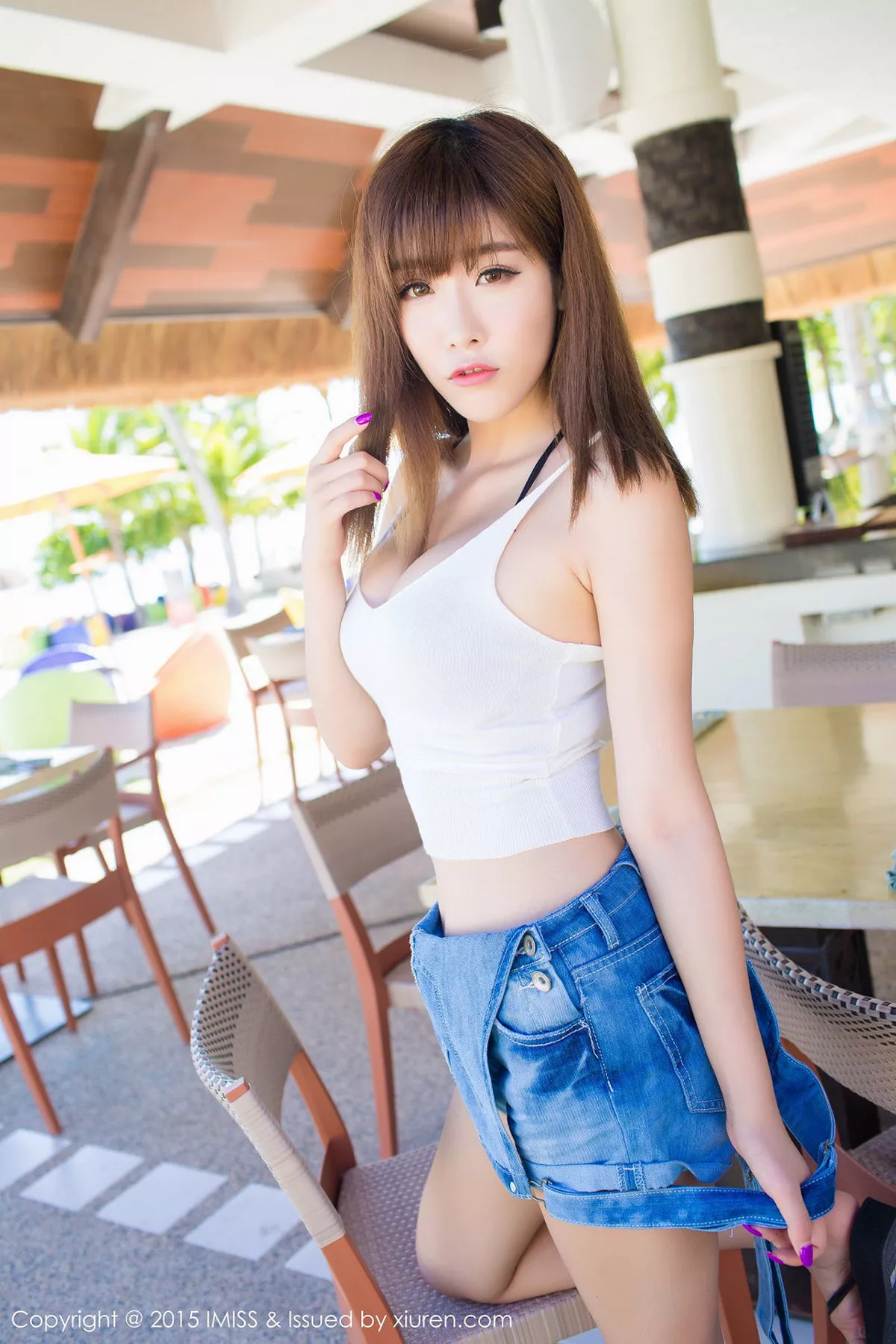 秀人集.com_[IMISS爱蜜社]Vol.055_嫩模程小烦不烦薄荷岛旅拍牛仔吊带裙秀美胸写真53P