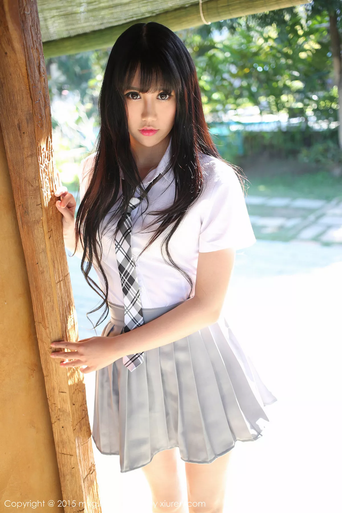 秀人集.com_[MyGirl美媛馆]Vol.096_嫩模杨晓青儿泰国旅拍清纯学生装花丛中的美仙子写真88P