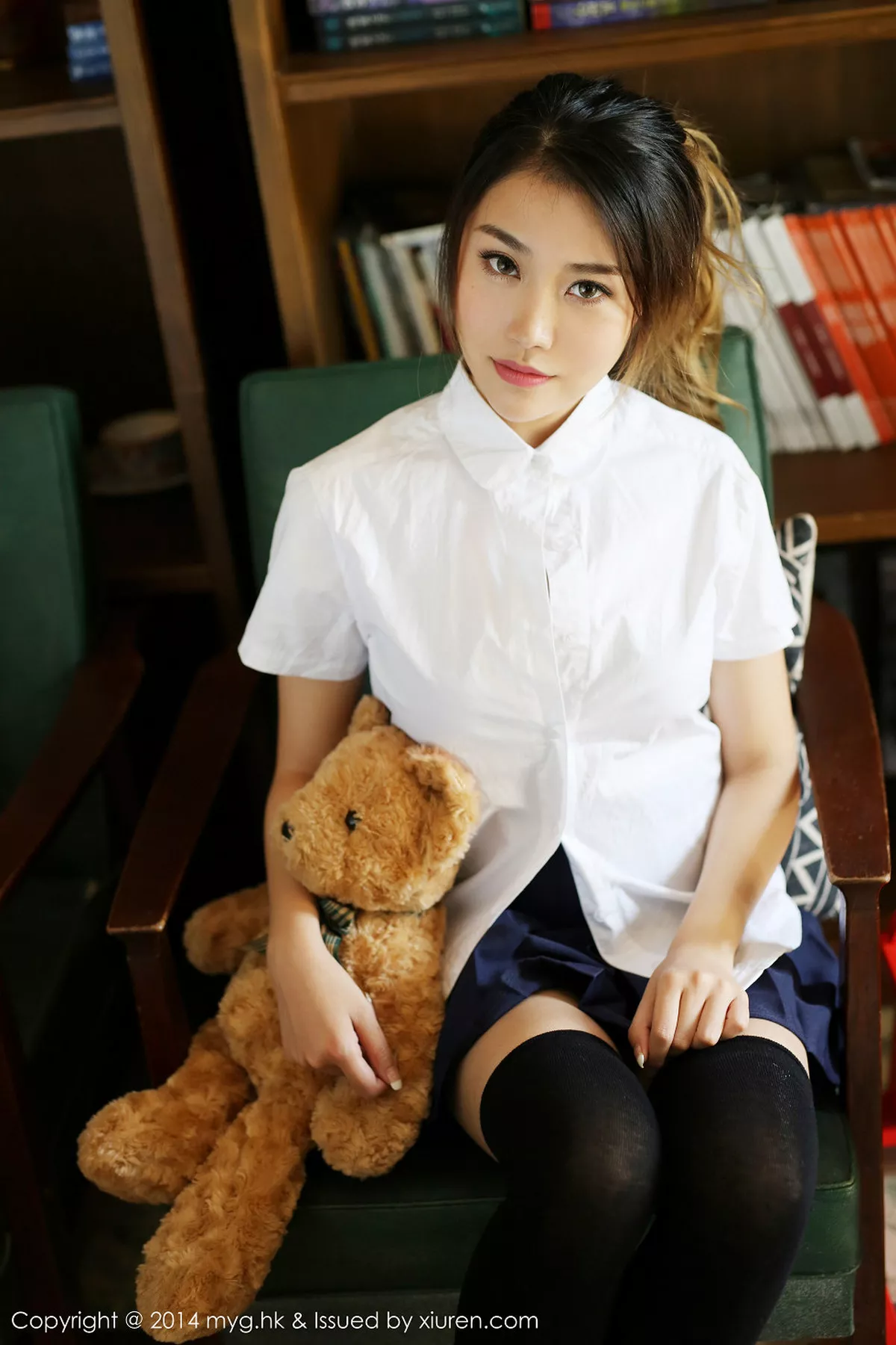 秀人集.com_[MyGirl美媛馆]Vol.072_嫩模许诺Sabrina厦门旅拍白色背心秀美胸粉红内裤写真74P