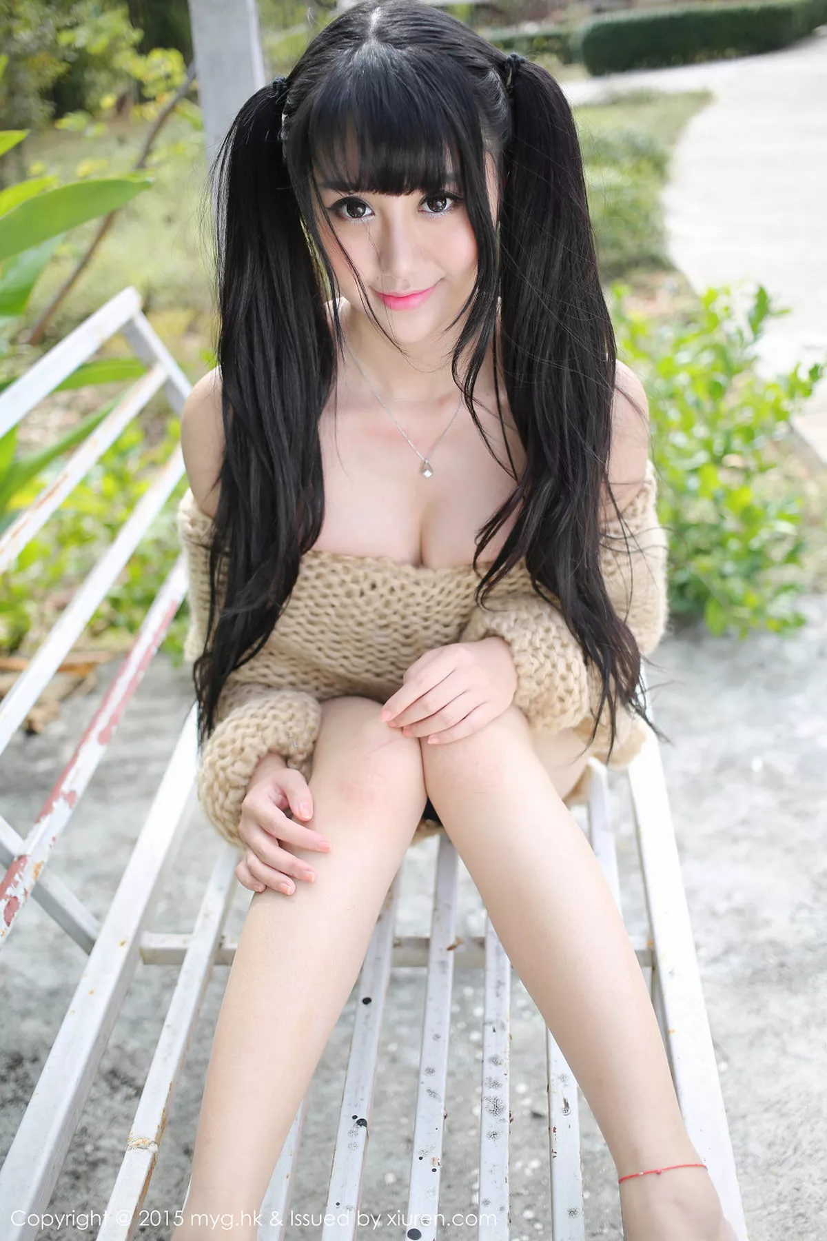 秀人集.com_[MyGirl美媛馆]Vol.093_嫩模杨晓青儿泰国旅拍宽大毛衣白嫩肌肤性感翘臀写真82P