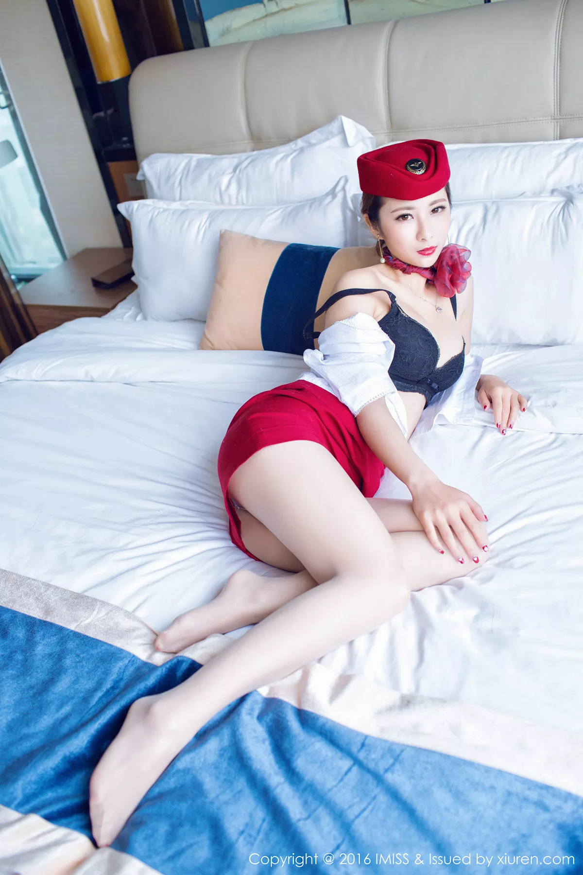 秀人集.com_[IMISS爱蜜社]Vol.082_嫩模莉莉Lily红色空姐制服肉丝美腿性感翘臀诱惑写真50P