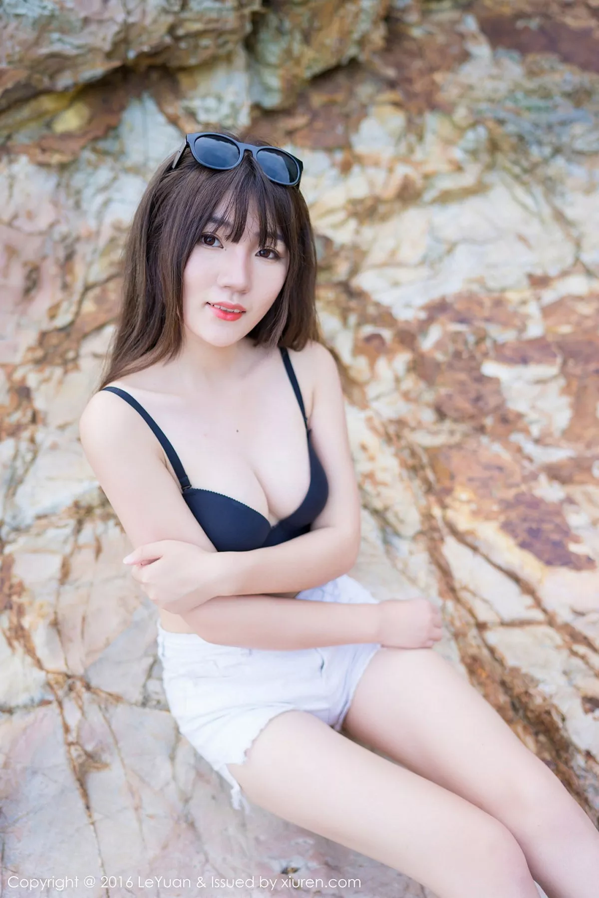 秀人集.com_[LeYuan星乐园]Vol.011_嫩模冷不丁海边性感比基尼白嫩肌肤完美身材迷人写真54P