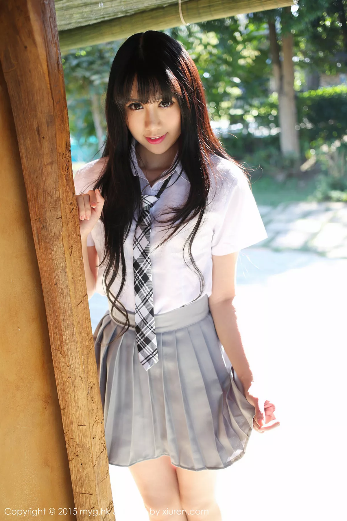 秀人集.com_[MyGirl美媛馆]Vol.096_嫩模杨晓青儿泰国旅拍清纯学生装花丛中的美仙子写真88P