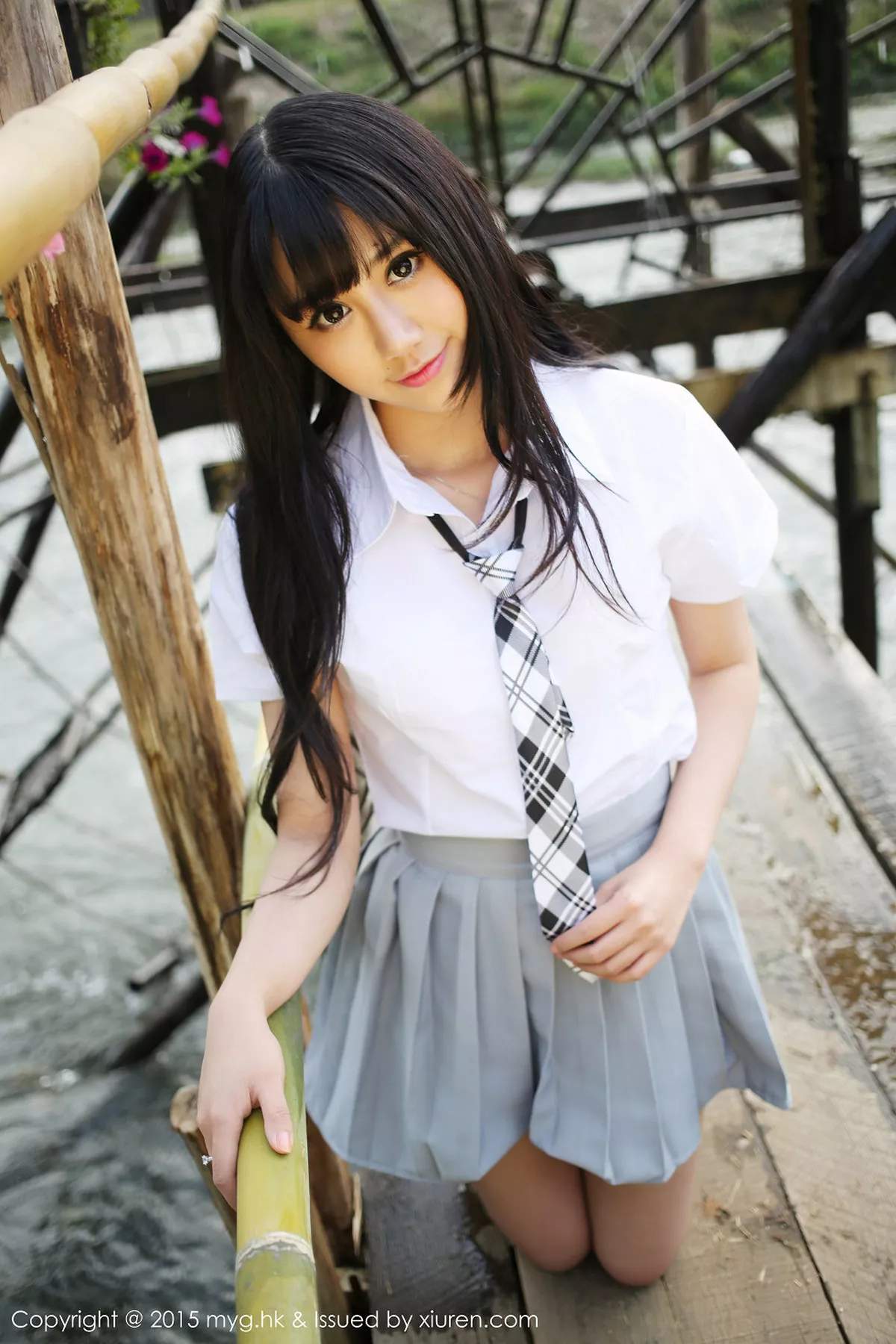 秀人集.com_[MyGirl美媛馆]Vol.096_嫩模杨晓青儿泰国旅拍清纯学生装花丛中的美仙子写真88P