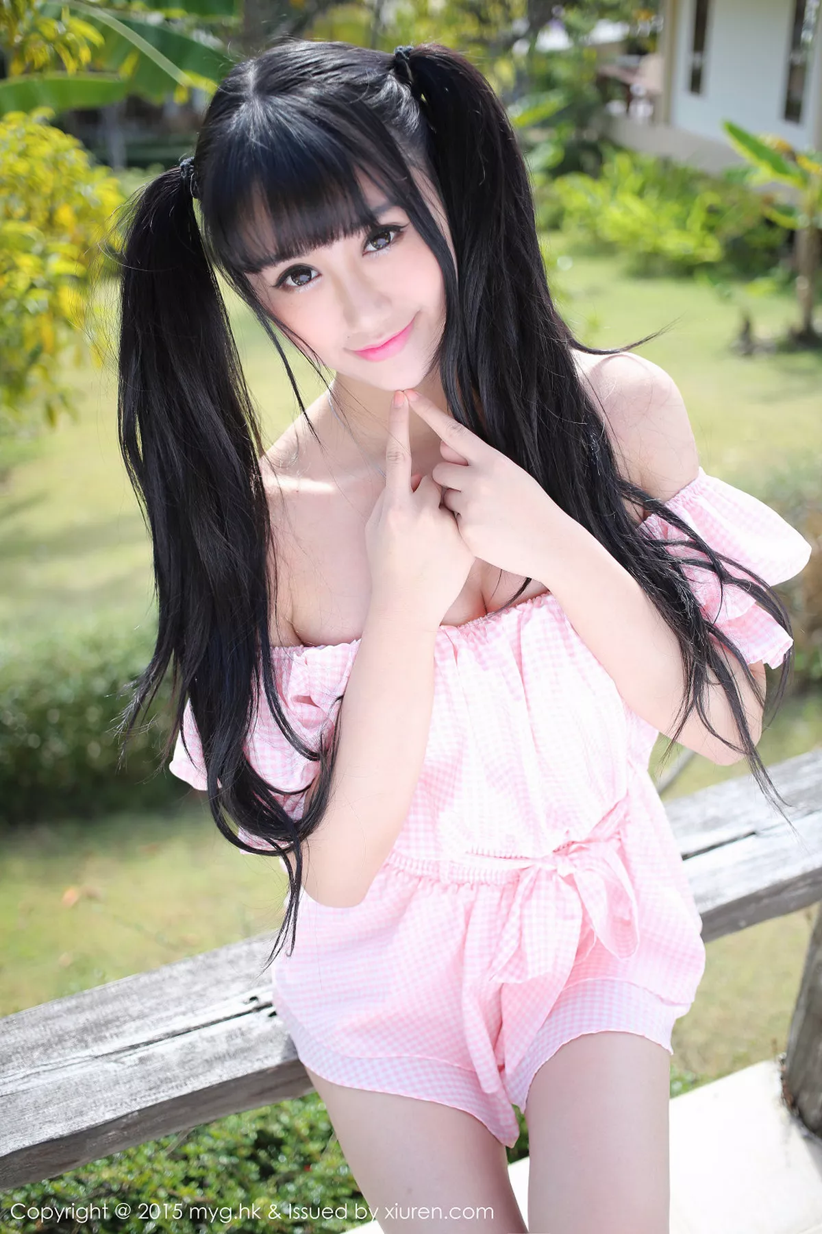 秀人集.com_[MyGirl美媛馆]Vol.093_嫩模杨晓青儿泰国旅拍宽大毛衣白嫩肌肤性感翘臀写真82P