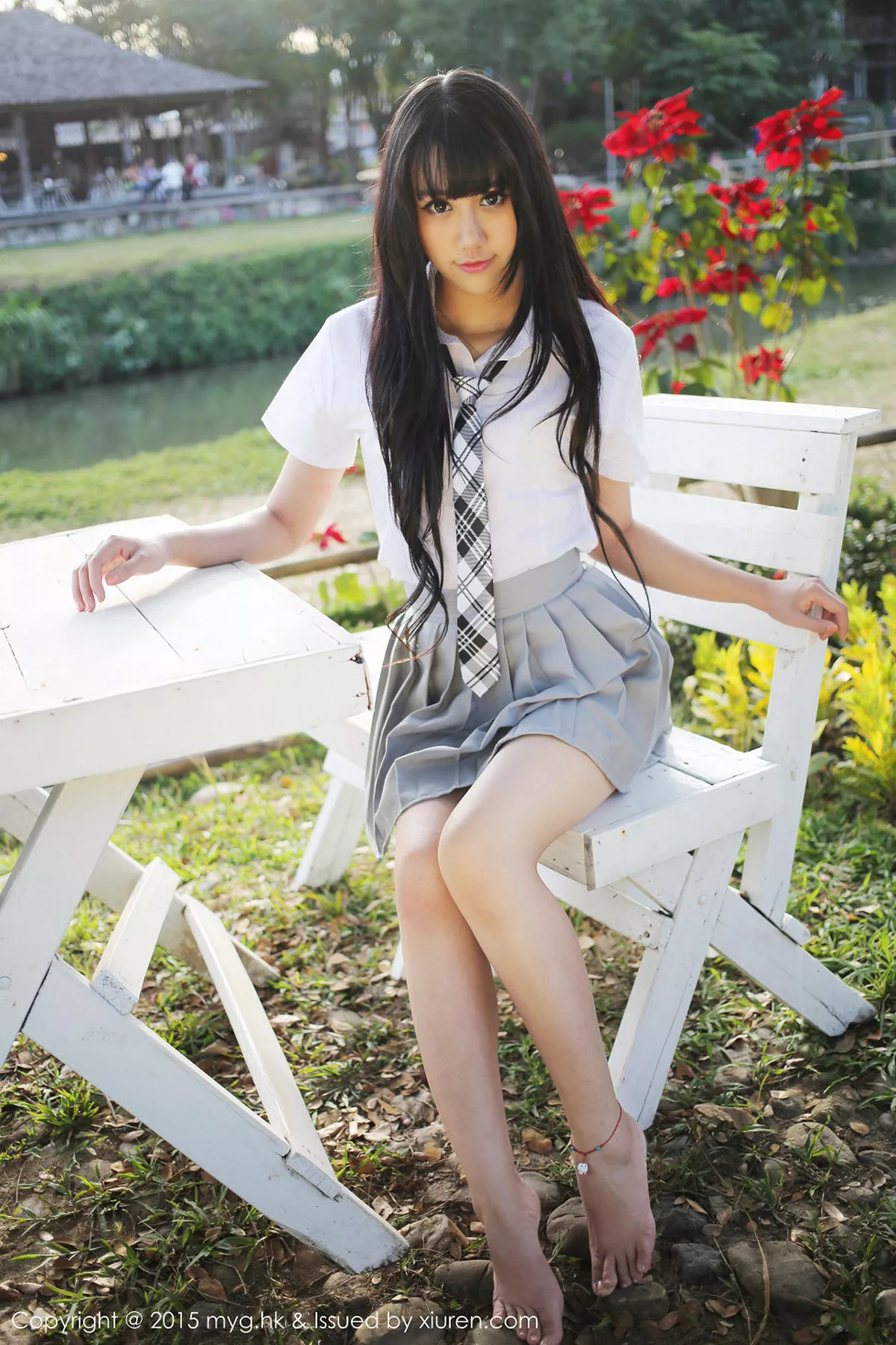 秀人集.com_[MyGirl美媛馆]Vol.096_嫩模杨晓青儿泰国旅拍清纯学生装花丛中的美仙子写真88P