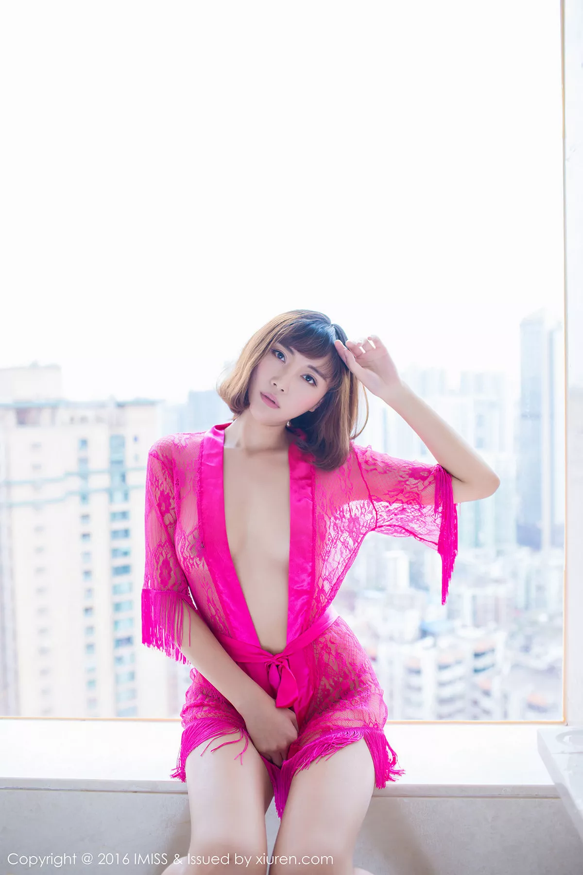 秀人集.com_[IMISS爱蜜社]Vol.077_嫩模樂樂Mango红色缕空蕾丝薄纱睡裙完美诱惑秀美乳48P