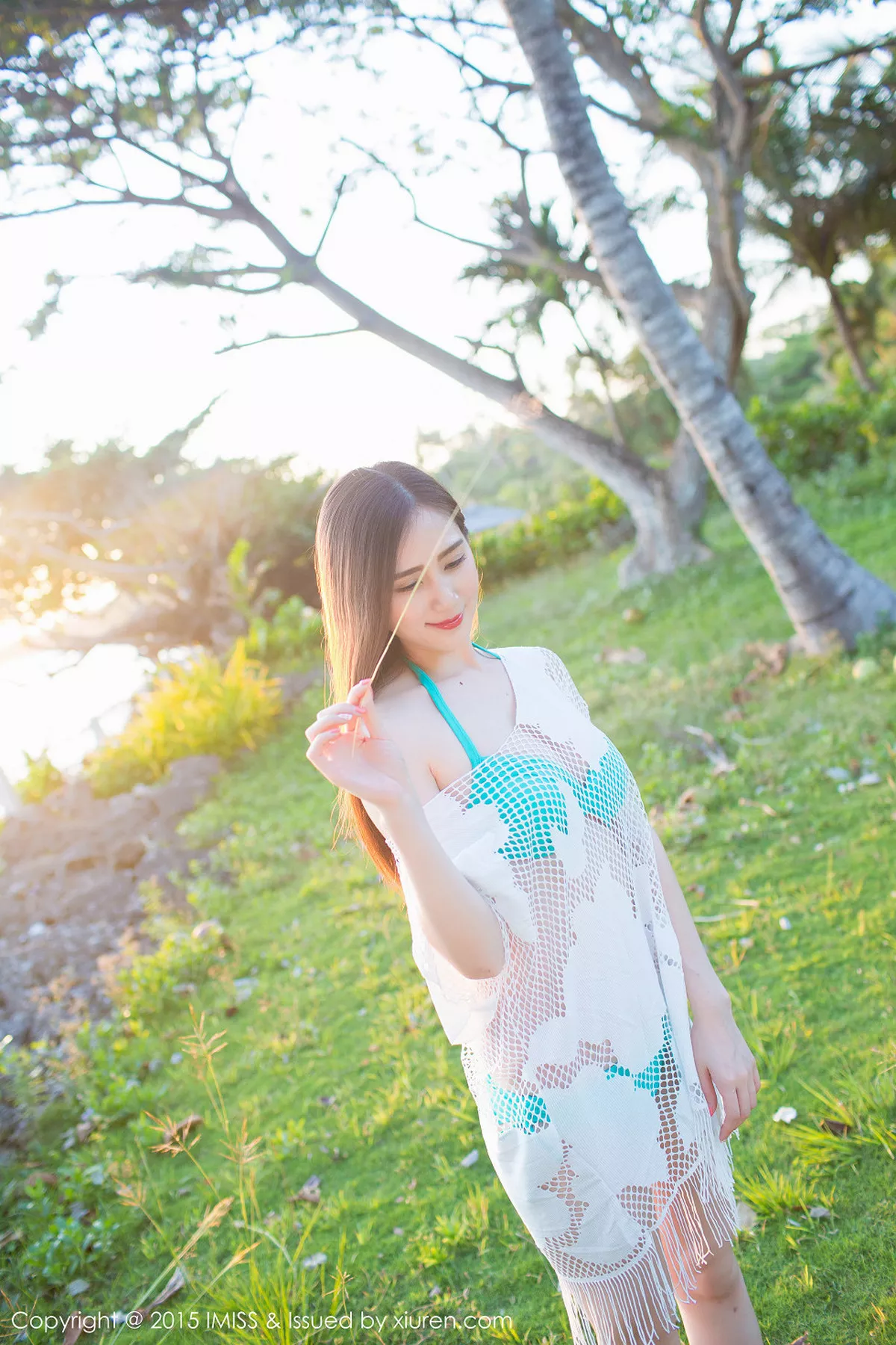 秀人集.com_[IMISS爱蜜社]Vol.054_嫩模SISY思薄荷岛旅拍泳池边性感比基尼完美身材写真64P