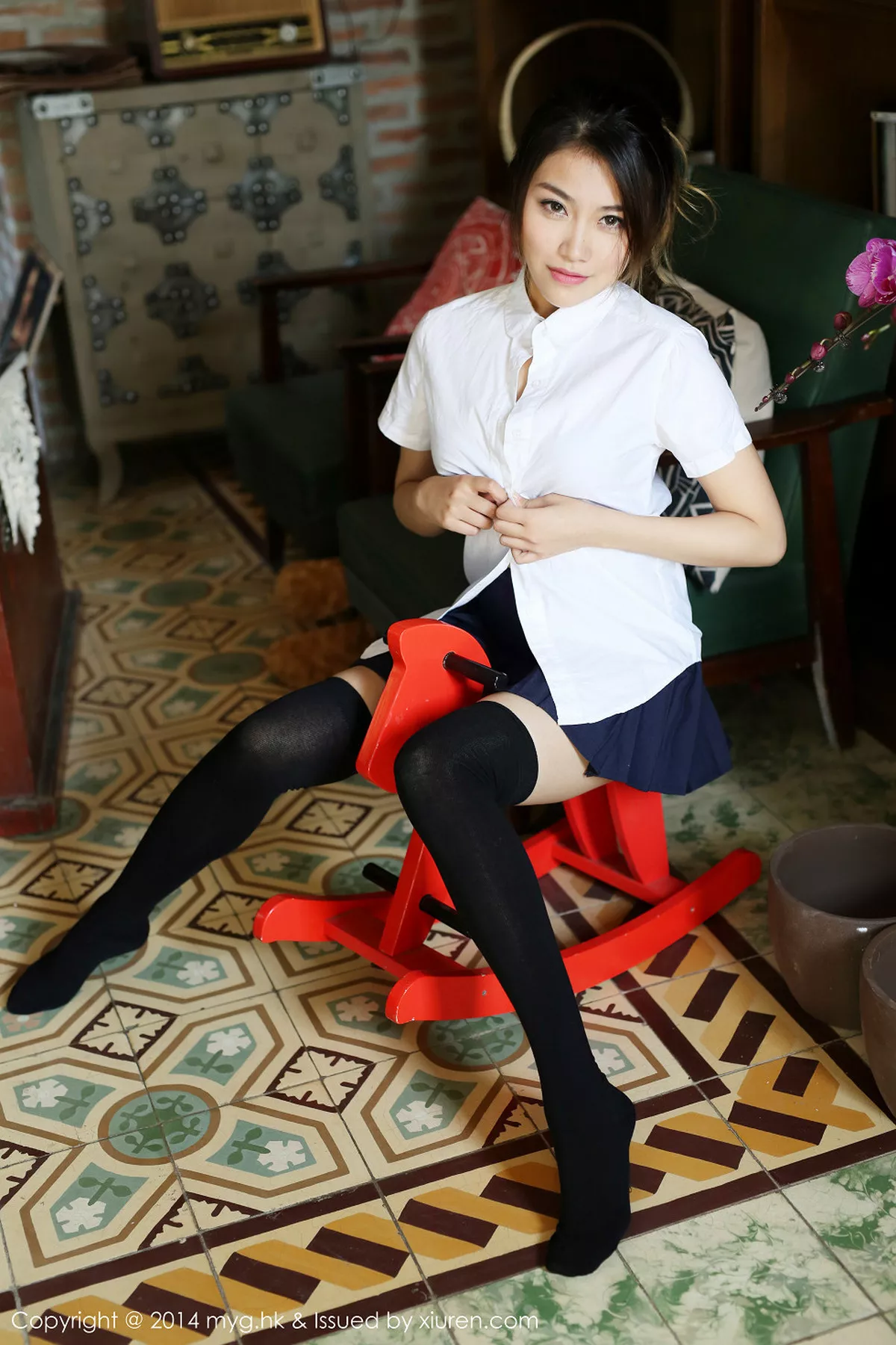 秀人集.com_[MyGirl美媛馆]Vol.072_嫩模许诺Sabrina厦门旅拍白色背心秀美胸粉红内裤写真74P