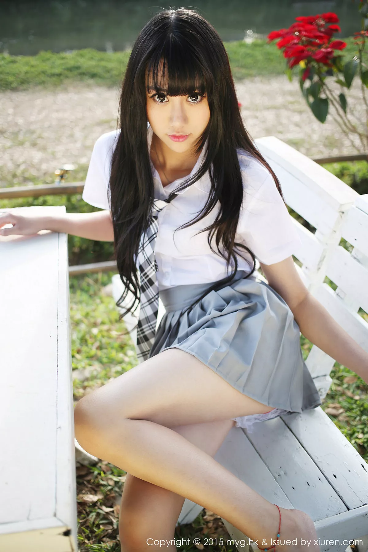 秀人集.com_[MyGirl美媛馆]Vol.096_嫩模杨晓青儿泰国旅拍清纯学生装花丛中的美仙子写真88P