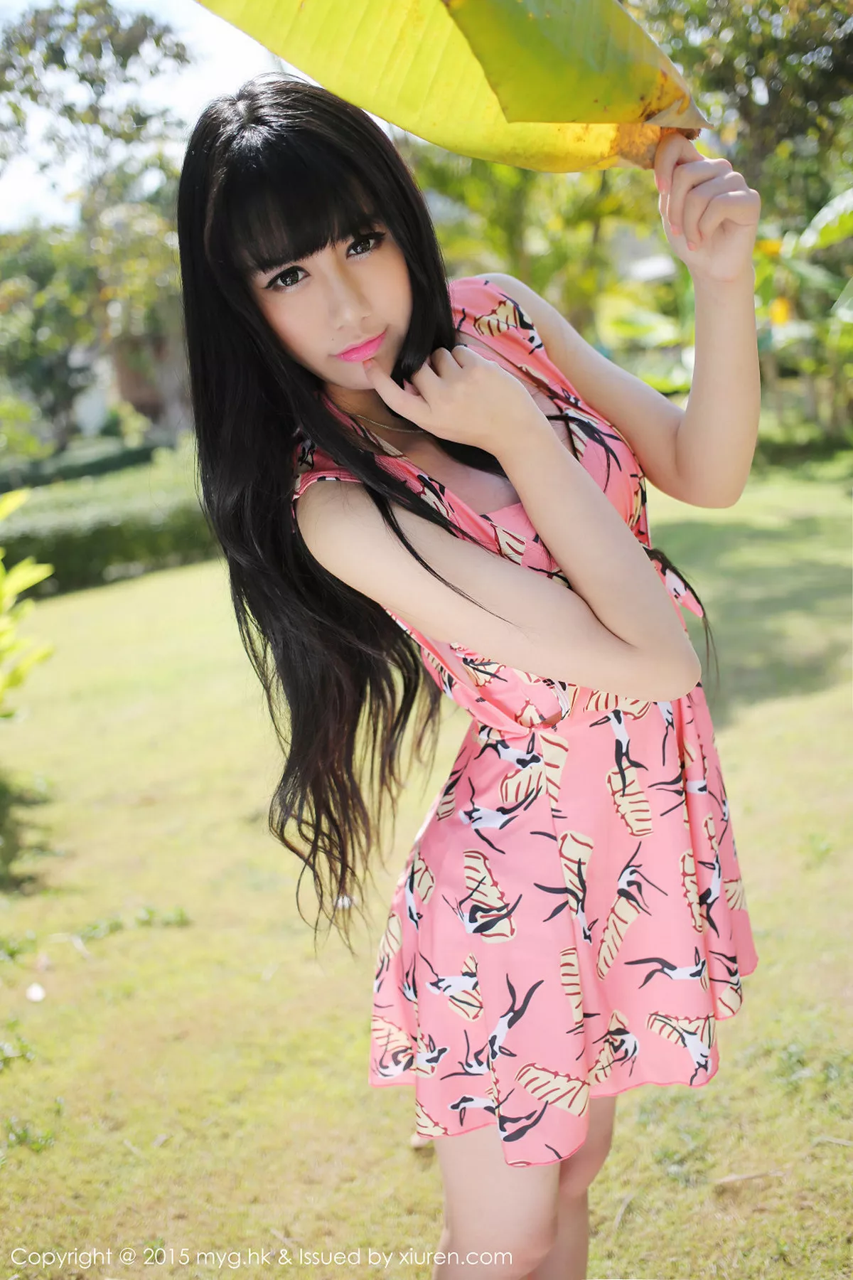 秀人集.com_[MyGirl美媛馆]Vol.093_嫩模杨晓青儿泰国旅拍宽大毛衣白嫩肌肤性感翘臀写真82P