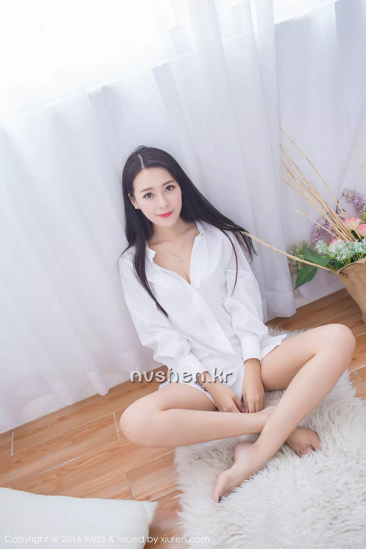 秀人集.com_[IMISS爱蜜社]Vol.137_气质美女王曼妮好Q性感内衣秀白嫩肌肤纯白诱惑写真45P