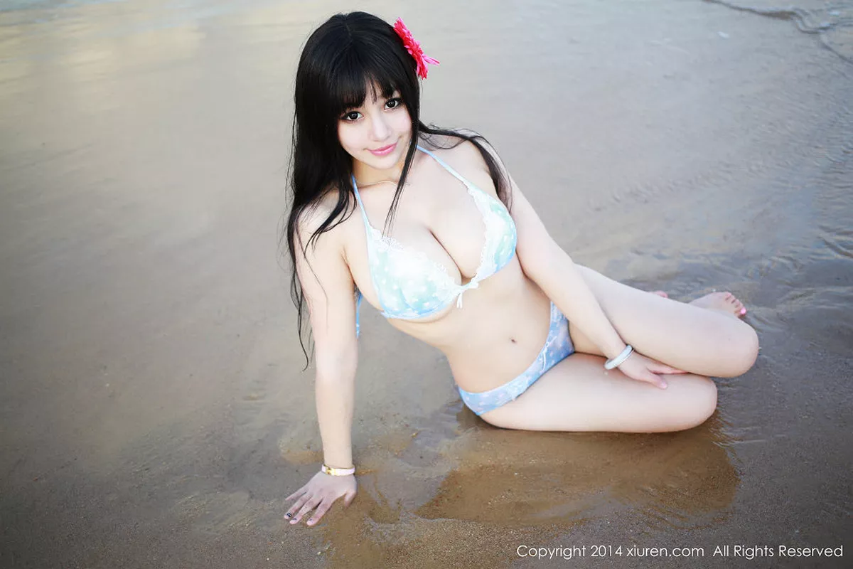 秀人集.com_[XiuRen秀人网]No.140_美模barbie可儿沙滩边性感比基尼秀傲人豪乳诱惑写真58P