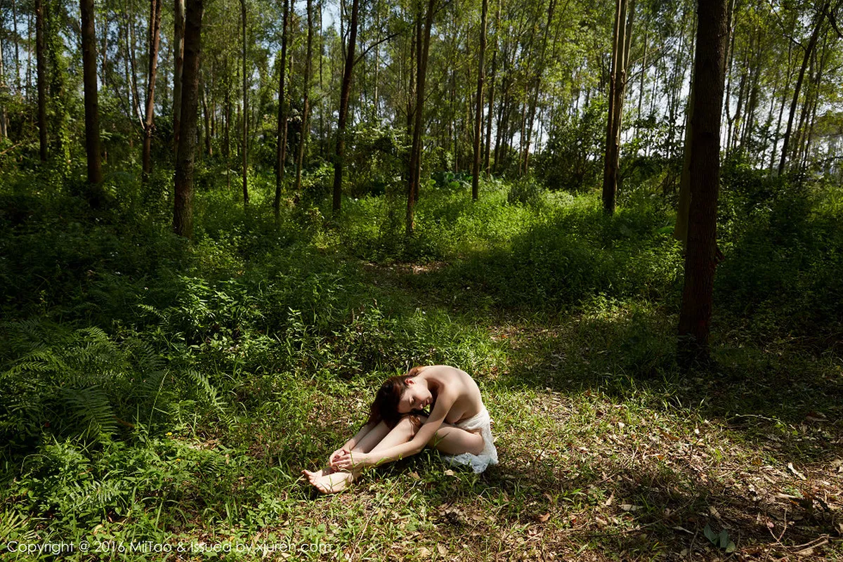 秀人集.com_[MiiTao蜜桃社]Vol.035_嫩模Rola森林精灵第四套唯美艺术大尺度全裸诱惑写真50P