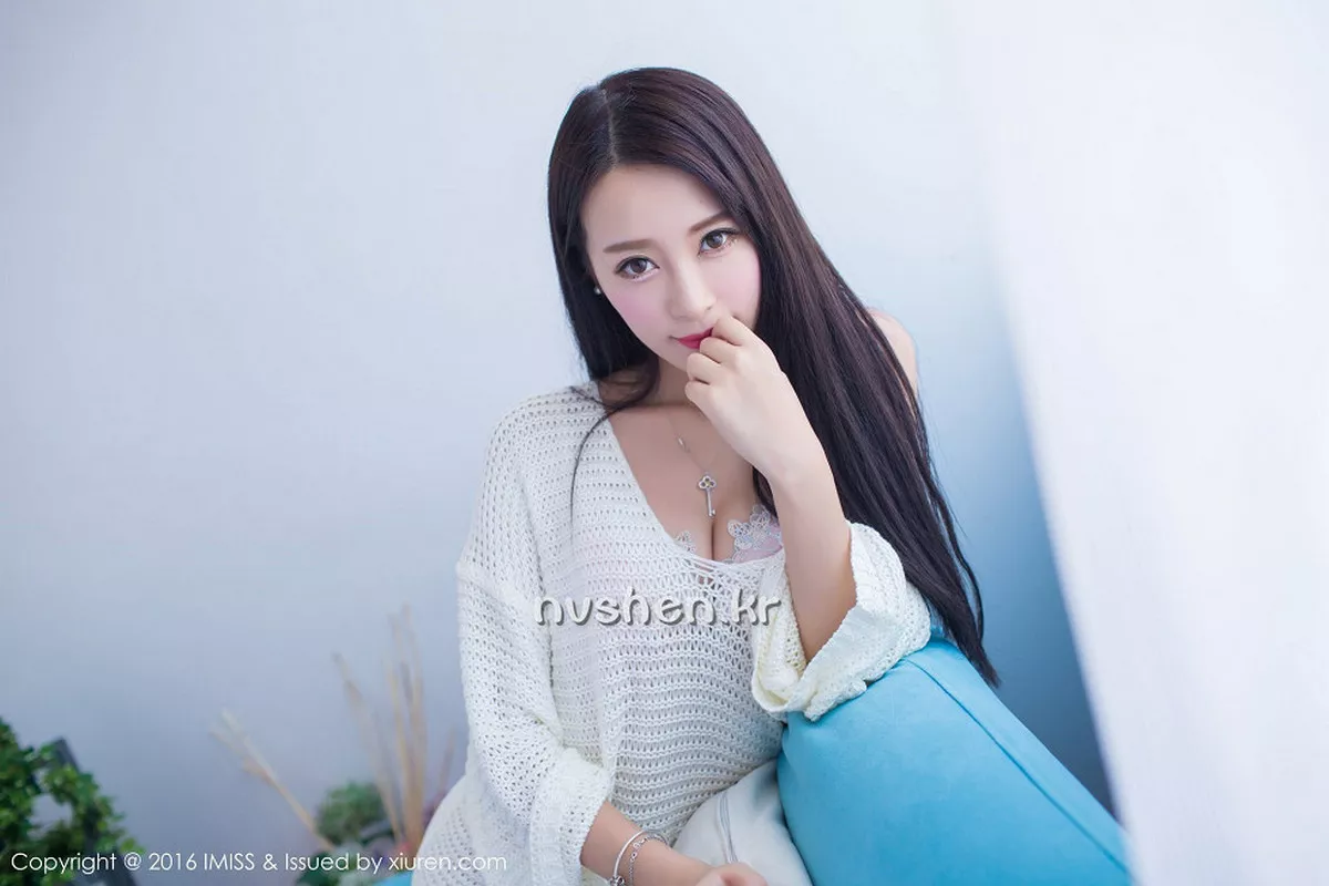 秀人集.com_[IMISS爱蜜社]Vol.137_气质美女王曼妮好Q性感内衣秀白嫩肌肤纯白诱惑写真45P