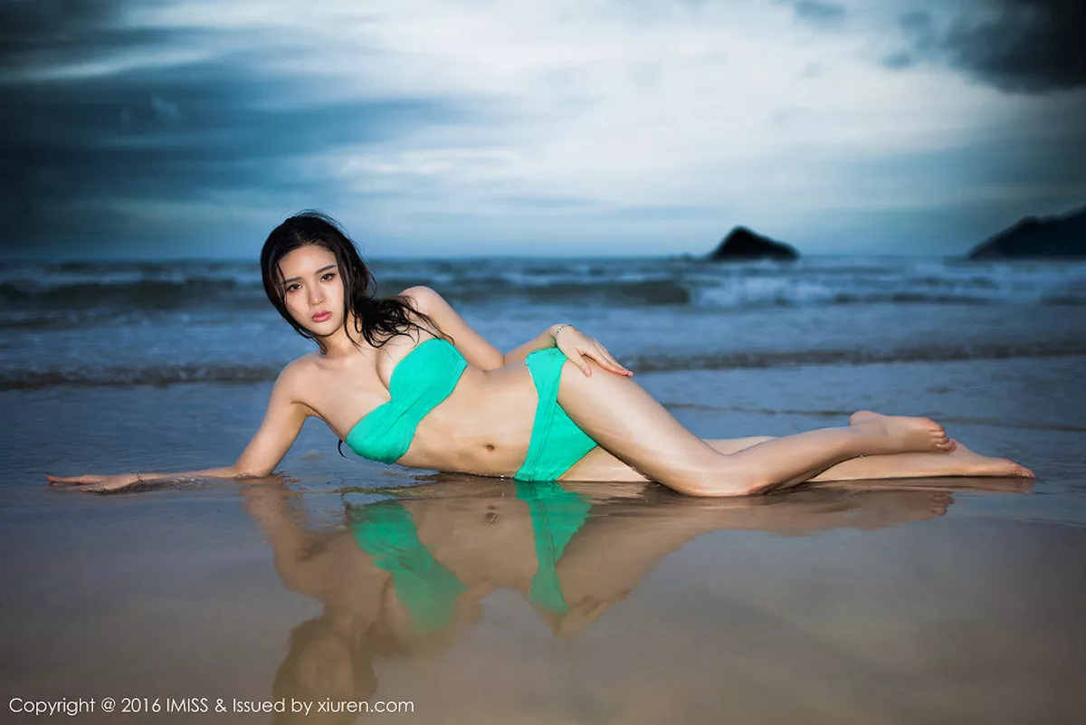 秀人集.com_[IMISS爱蜜社]Vol.115_嫩模颖儿EI深圳西涌海边性感比基尼傲人美胸写真50P