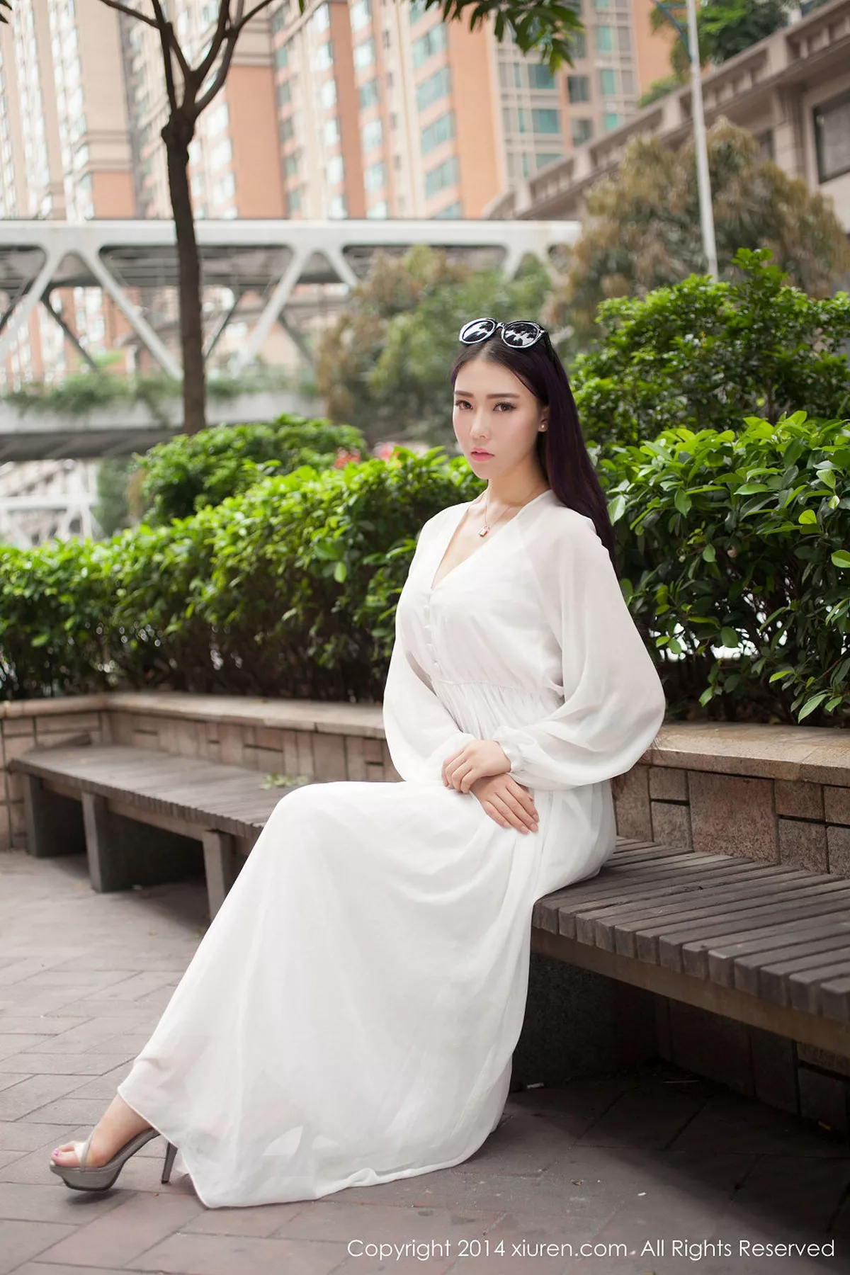 秀人集.com_[XiuRen秀人网]No.131_嫩模梦娜Vanessa白色连身睡裙大尺度真空美胸诱惑写真58P