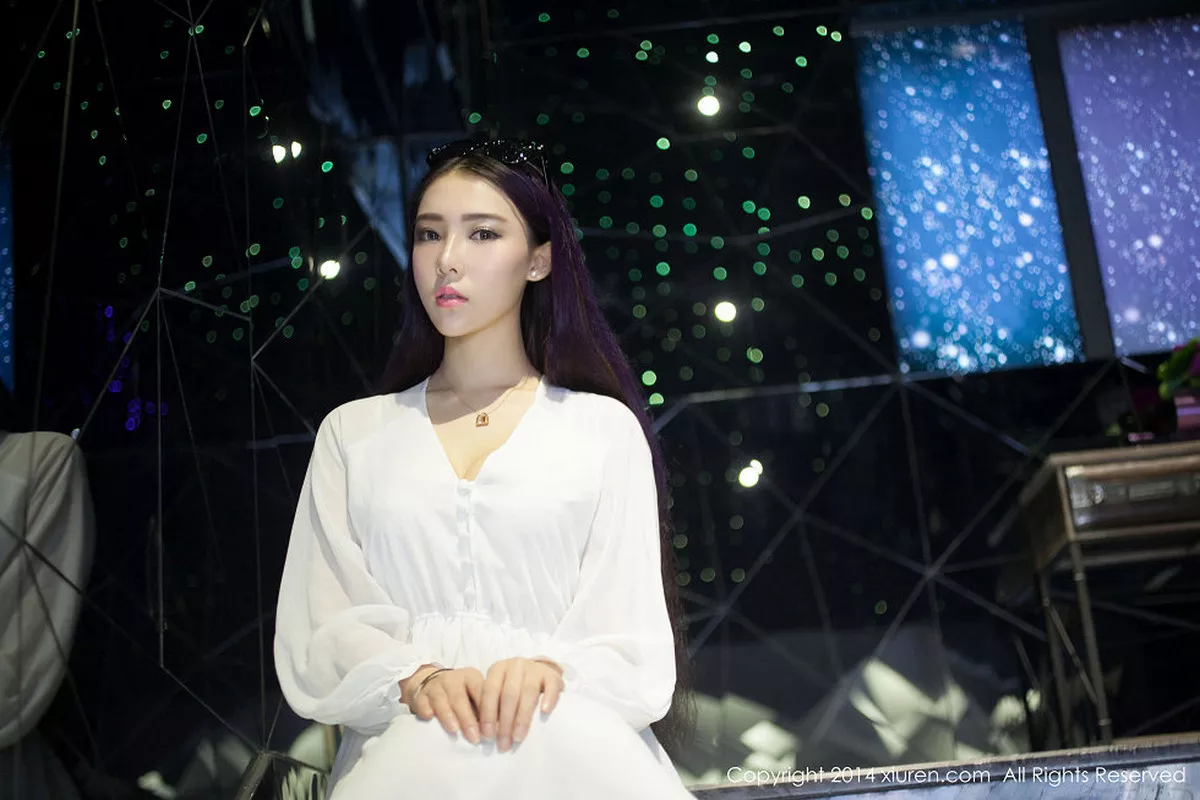 秀人集.com_[XiuRen秀人网]No.131_嫩模梦娜Vanessa白色连身睡裙大尺度真空美胸诱惑写真58P