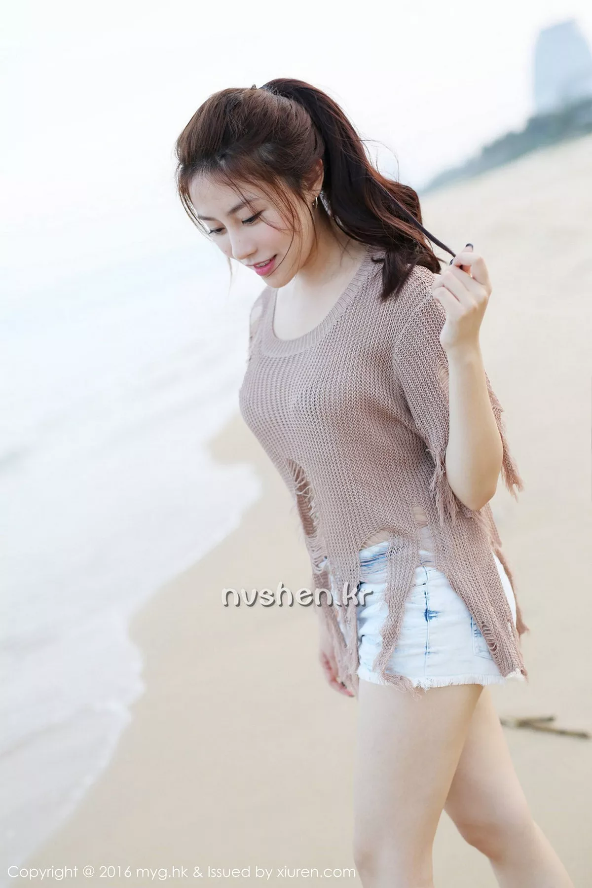 秀人集.com_[MyGirl美媛馆]Vol.233_嫩模许诺Sabrina居家私房护士装白色丝袜性感美腿写真64P