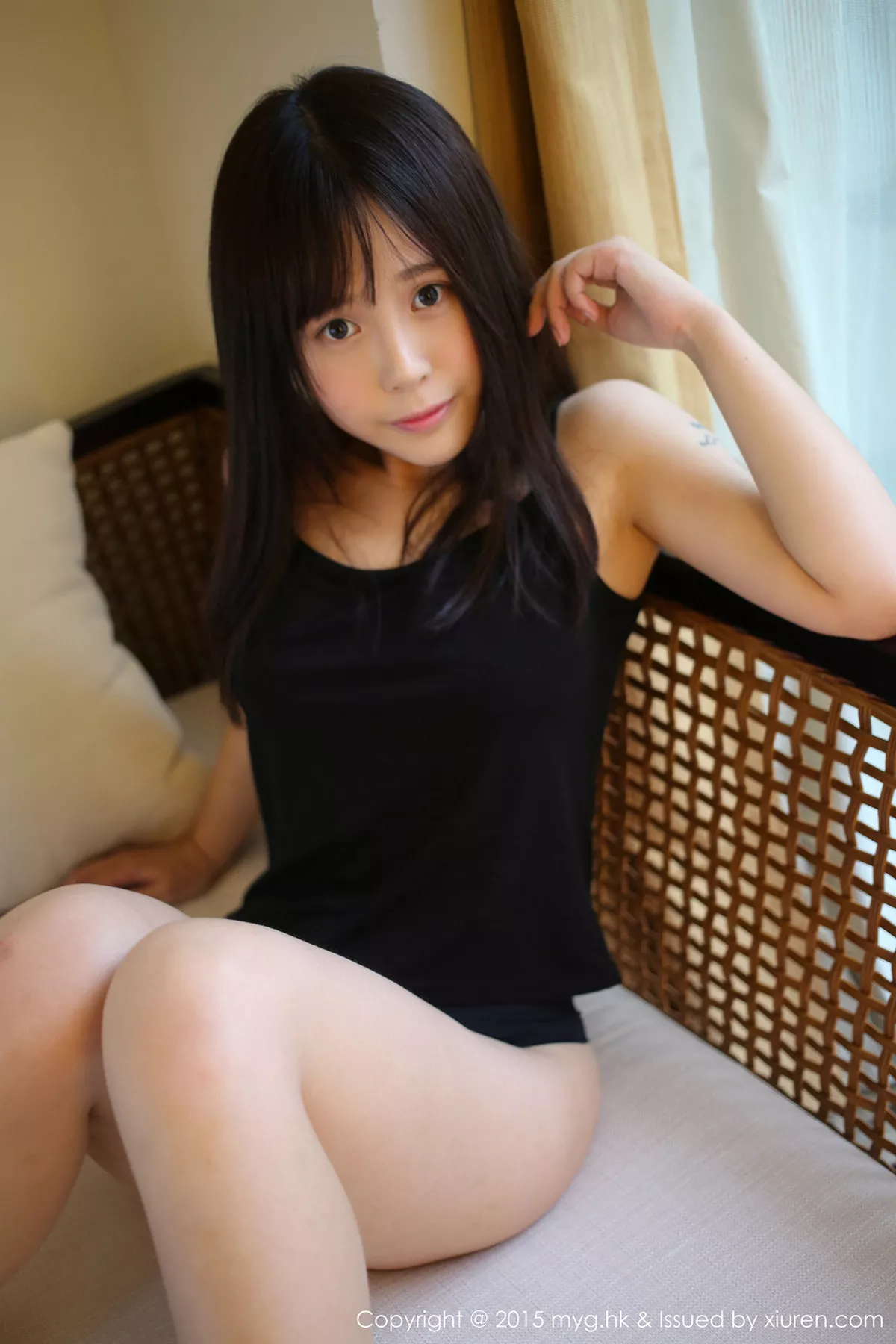 秀人集.com_[MyGirl美媛馆]Vol.173_嫩模Evelyn艾莉三亚旅拍花色短旗袍白丝美腿性感写真93P