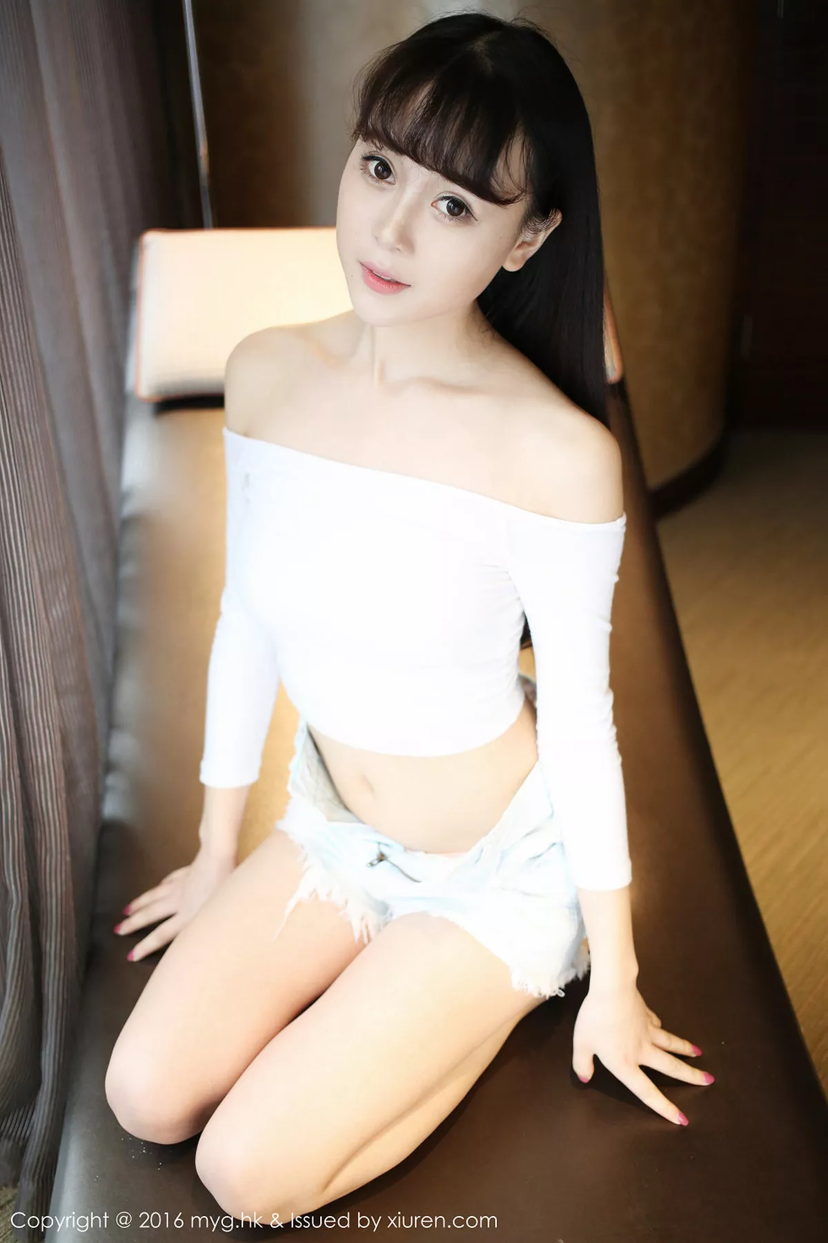 秀人集.com_[MyGirl美媛馆]Vol.197_嫩模赵小米Kitty白色上衣半撩秀美胸粉红内裤性感写真65P