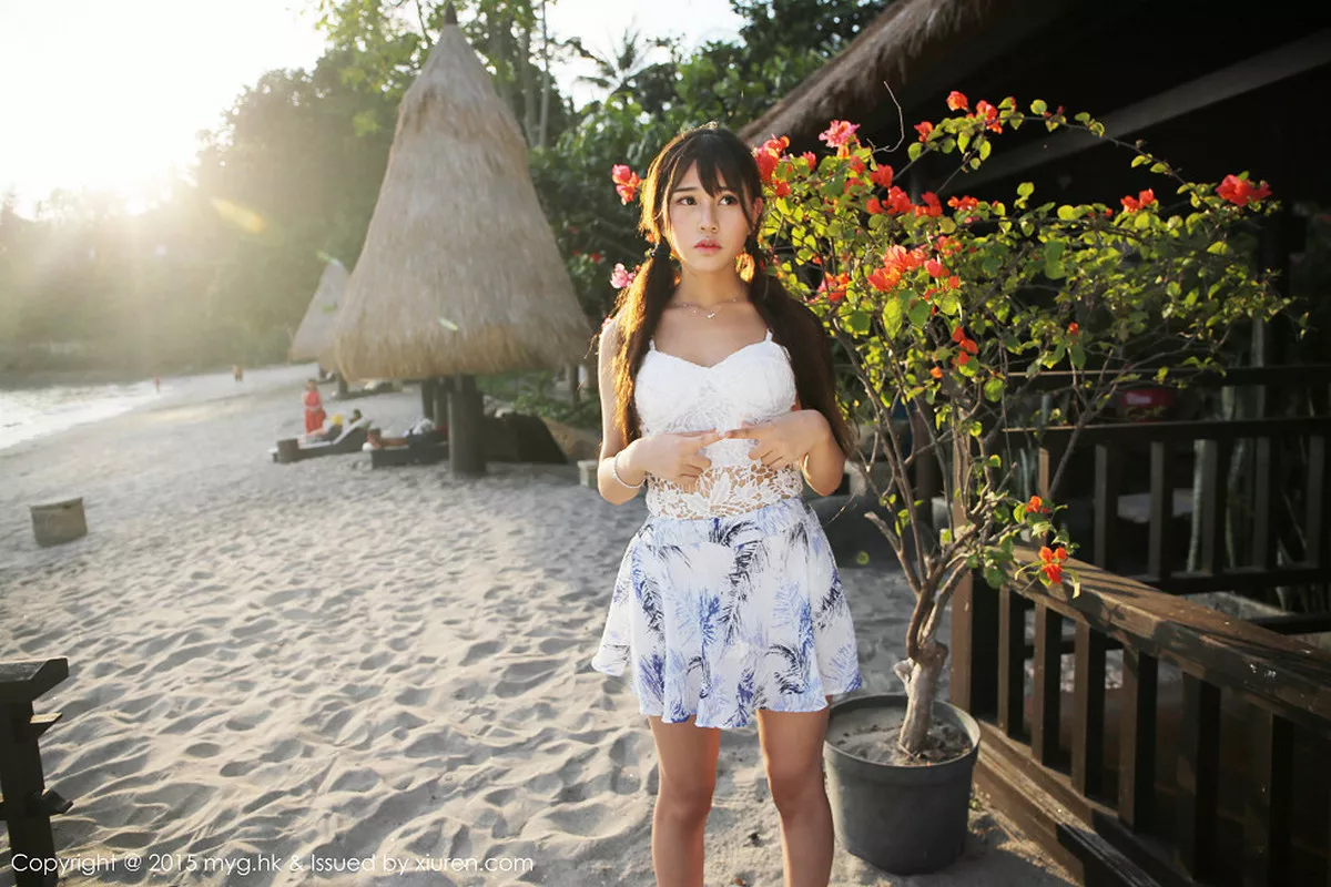 秀人集.com_[MyGirl美媛馆]Vol.154_嫩模Milk楚楚龙目岛旅拍第三套吊带白色内衣清新迷人写真43P