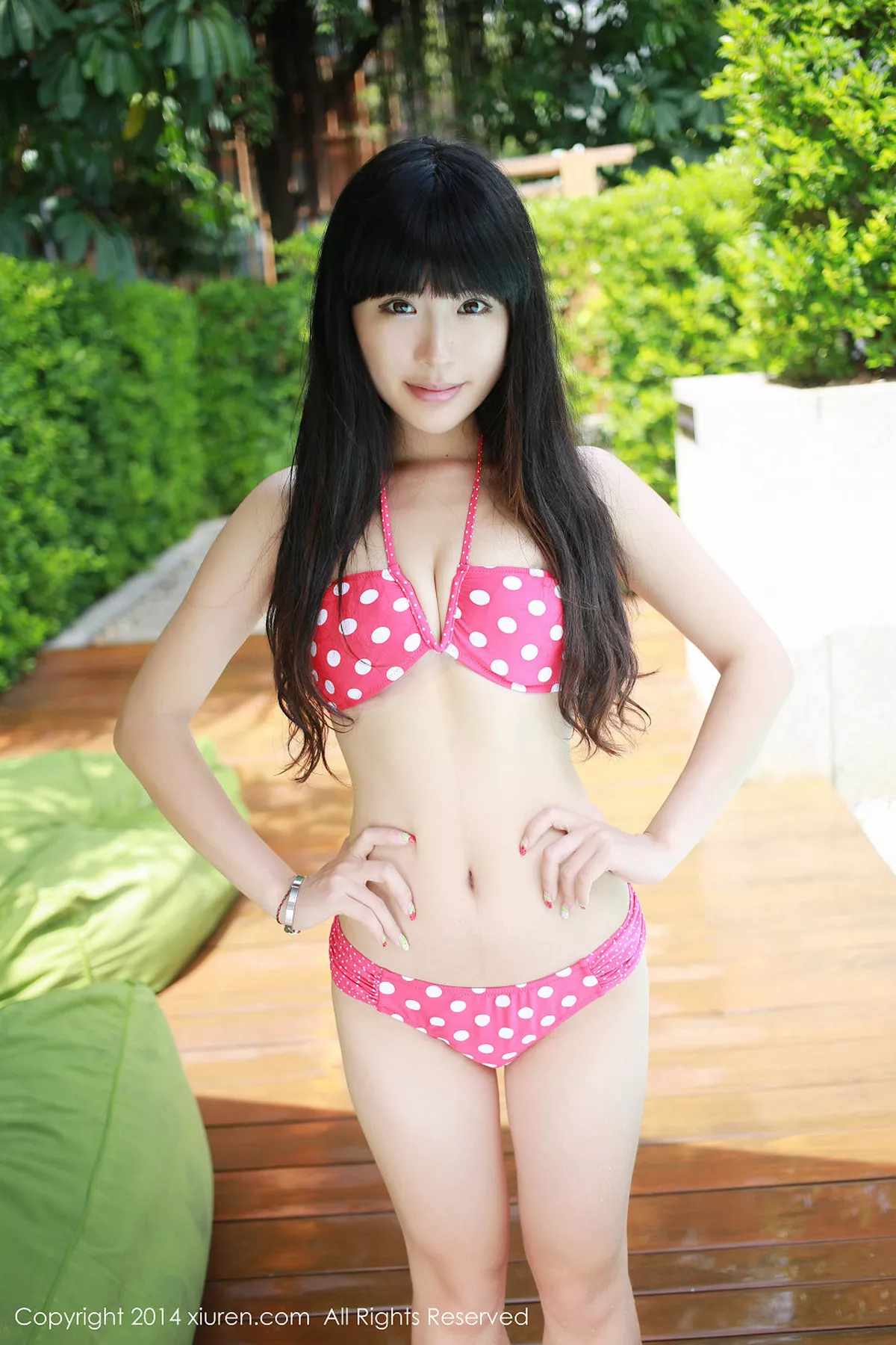 秀人集.com_[XiuRen秀人网]No.183_平面模特刘雪妮verna泰国旅拍红色圆点比基尼性感写真62P