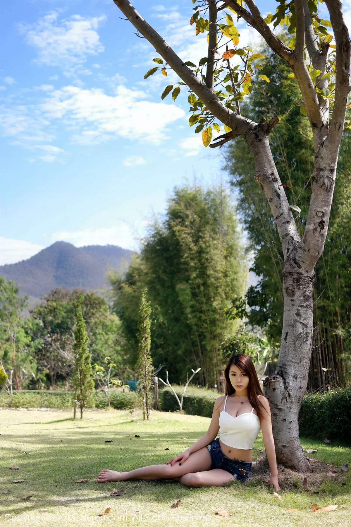 秀人集.com_[XiuRen秀人网]No.292_大胸嫩模vetiver嘉宝贝儿牛仔短裤白色上衣性感写真50P