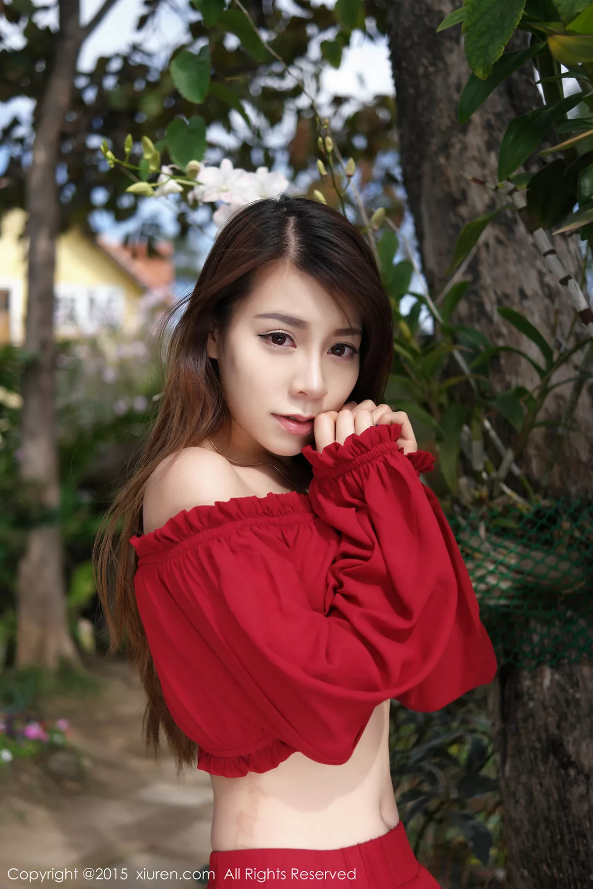 秀人集.com_[XiuRen秀人网]No.303_嫩模vetiver嘉宝贝儿泰国旅拍火红长裙性感迷人写真49P