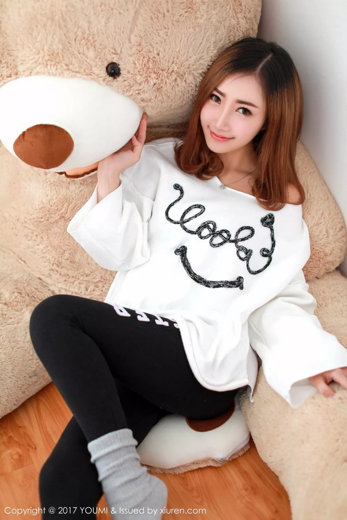 秀人集.com_[YouMi尤蜜荟]Vol.005_尤物嫩模Yumi尤美居家私房内衣系列+户外小清新性感写真46P