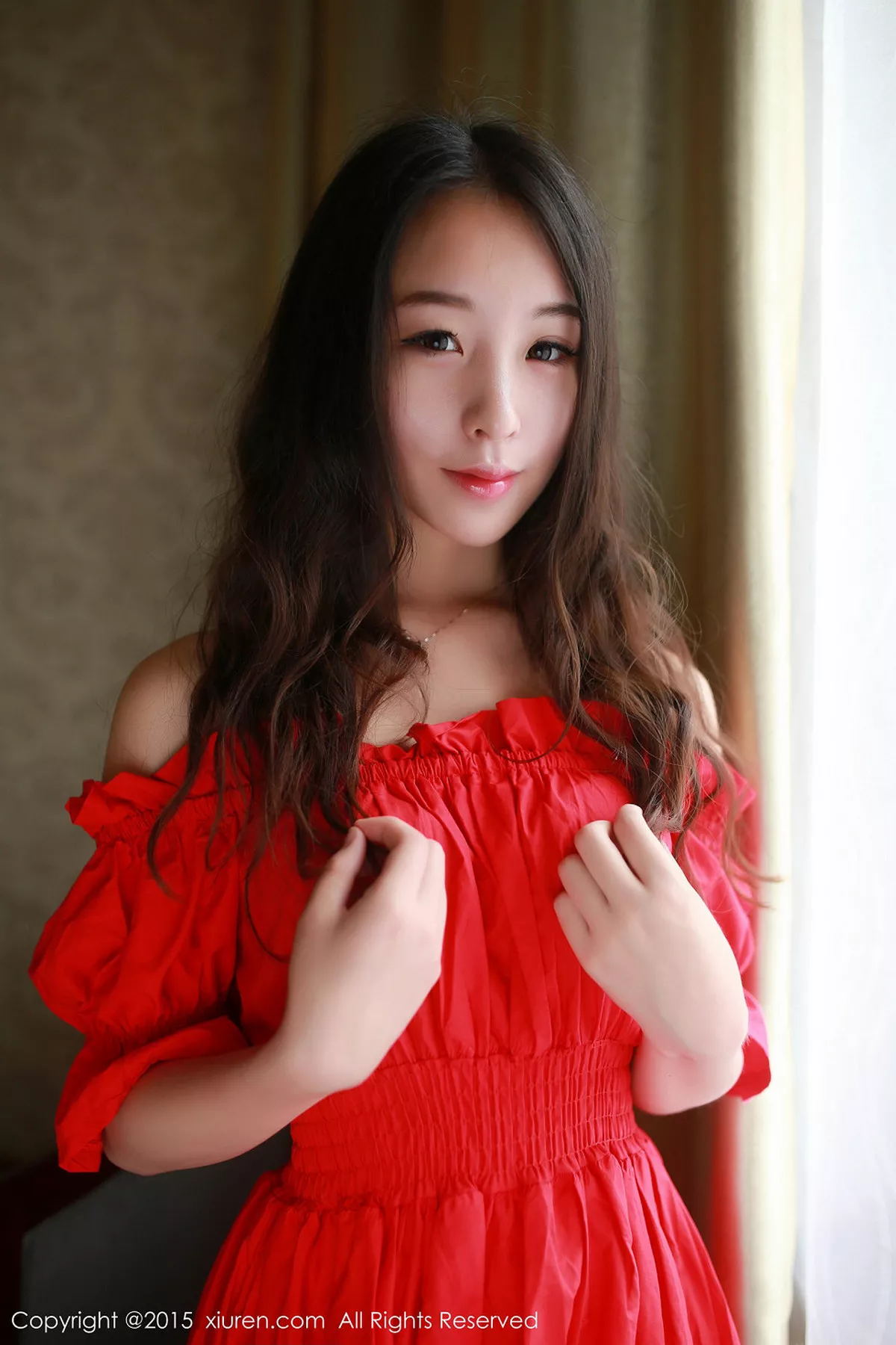 秀人集.com_[XiuRen秀人网]No.347_学生妹子梓萱Crystal抹胸连衣裙秀苗条身材性感黑丝写真60P