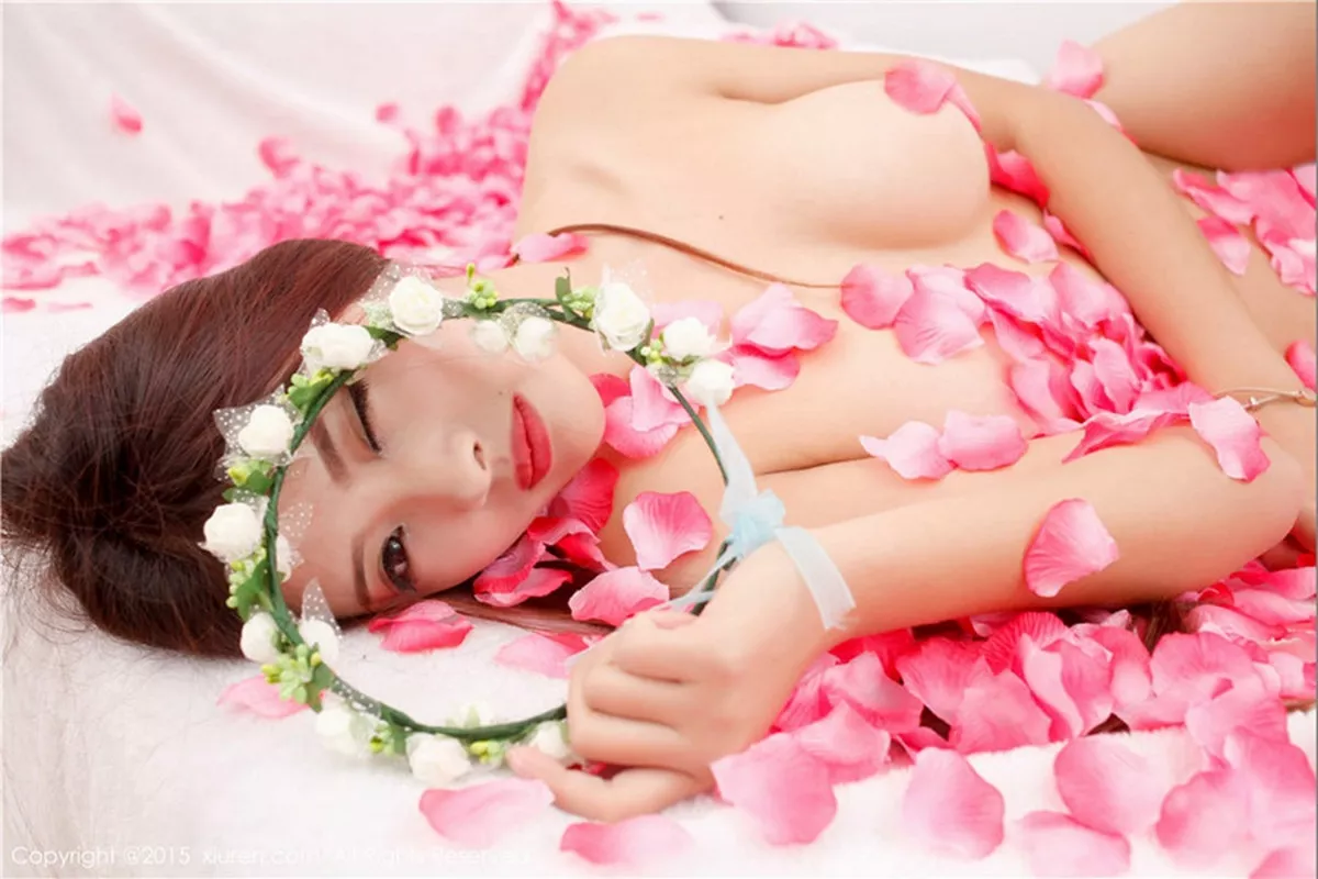 秀人集.com_[XiuRen秀人网]No.310_职业模特Rose尹冰雅花丛中大尺度全裸人体艺术诱惑写真92P