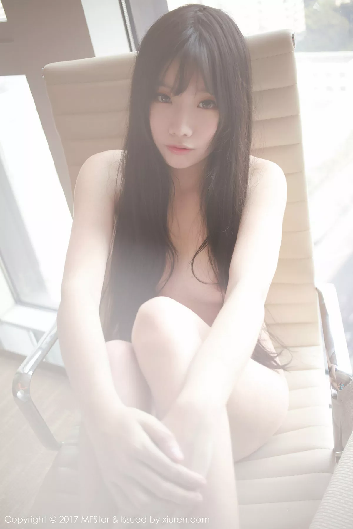 秀人集.com_[MFStar模范学院]Vol.083_新人嫩模草莓兔兔大尺度私房全裸人体艺术诱惑写真30P