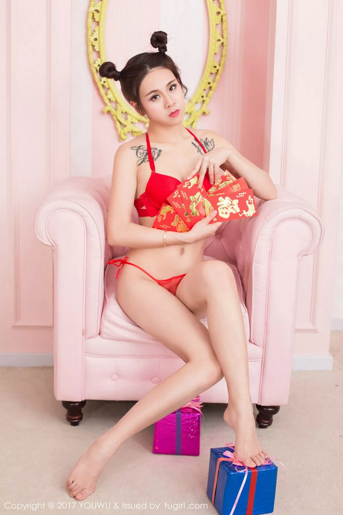 秀人集.com_[YouWu尤物馆]Vol.045_嫩模Amrita贞贞喜庆红色主题福利性感肚兜+丁字裤诱惑写真52P