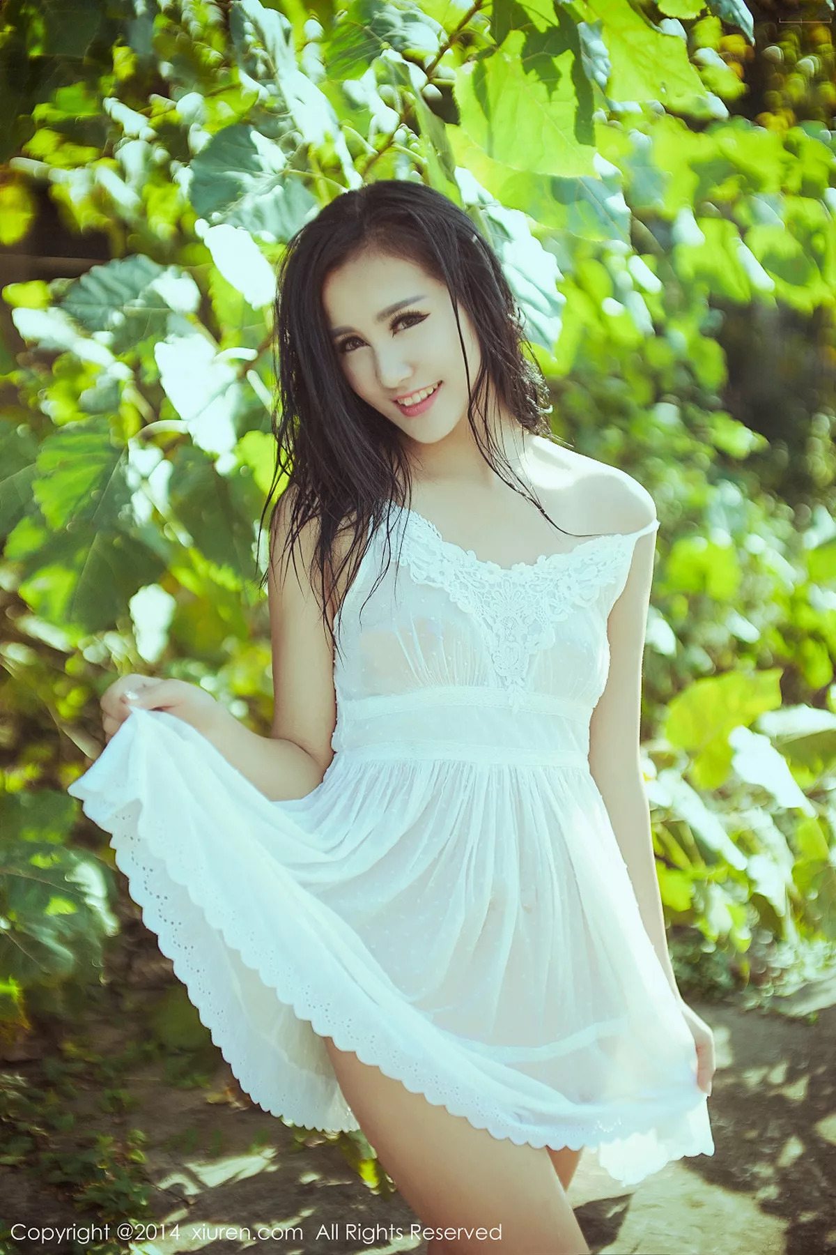 秀人集.com_[XiuRen秀人网]No.226_邻家美女刘薇拉户外花丛中性感内衣秀完美身材写真50P