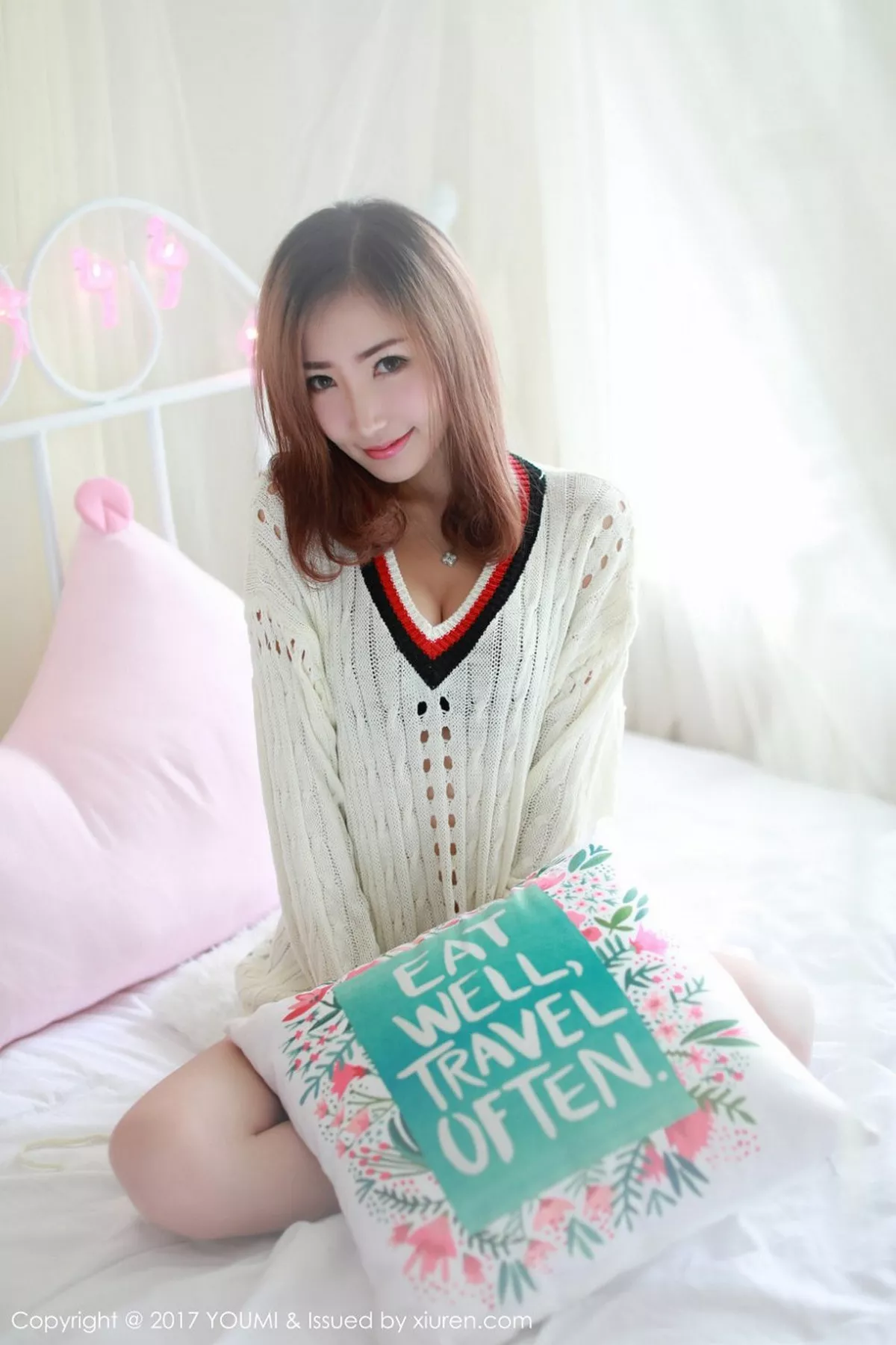 秀人集.com_[YouMi尤蜜荟]Vol.005_尤物嫩模Yumi尤美居家私房内衣系列+户外小清新性感写真46P