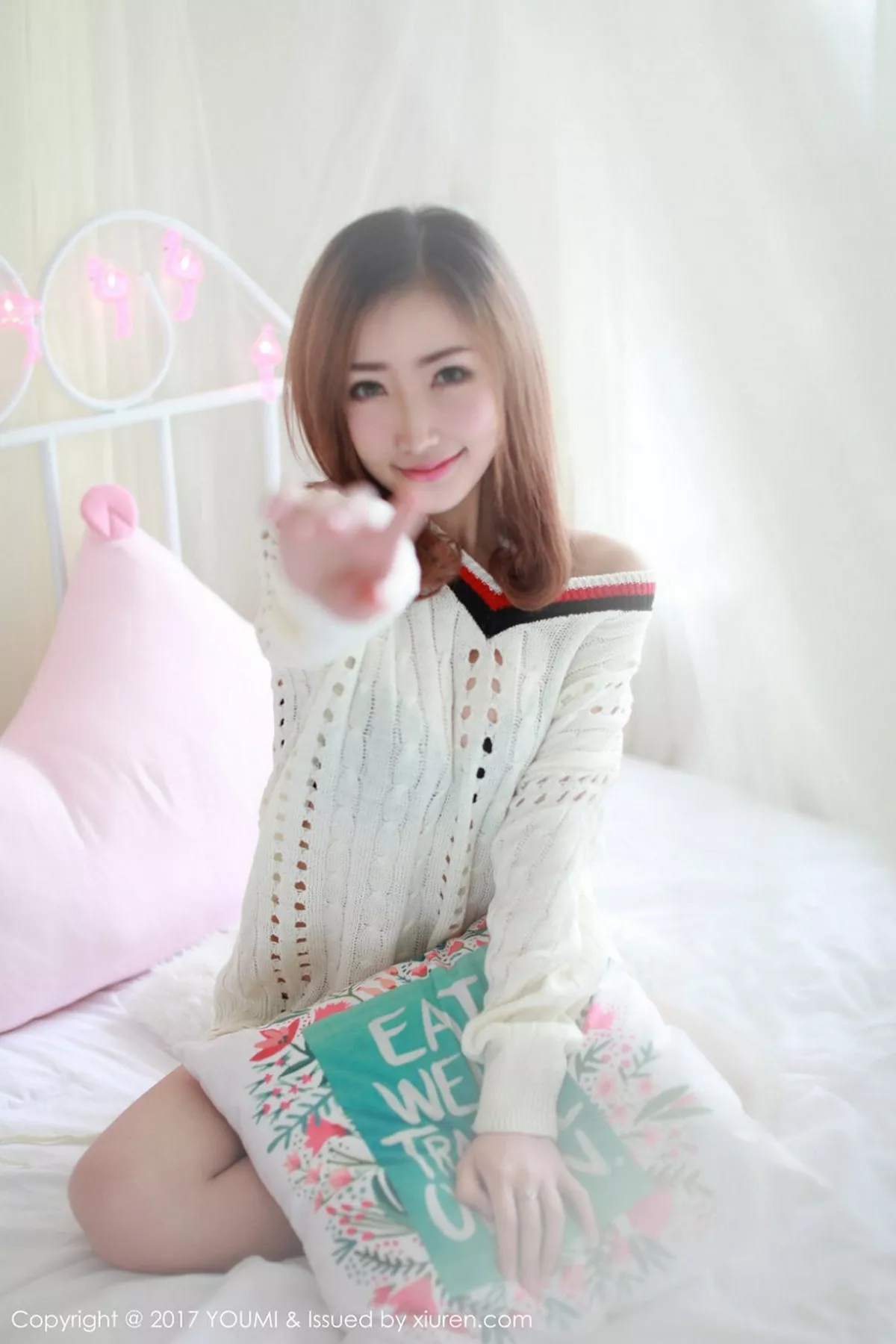 秀人集.com_[YouMi尤蜜荟]Vol.005_尤物嫩模Yumi尤美居家私房内衣系列+户外小清新性感写真46P