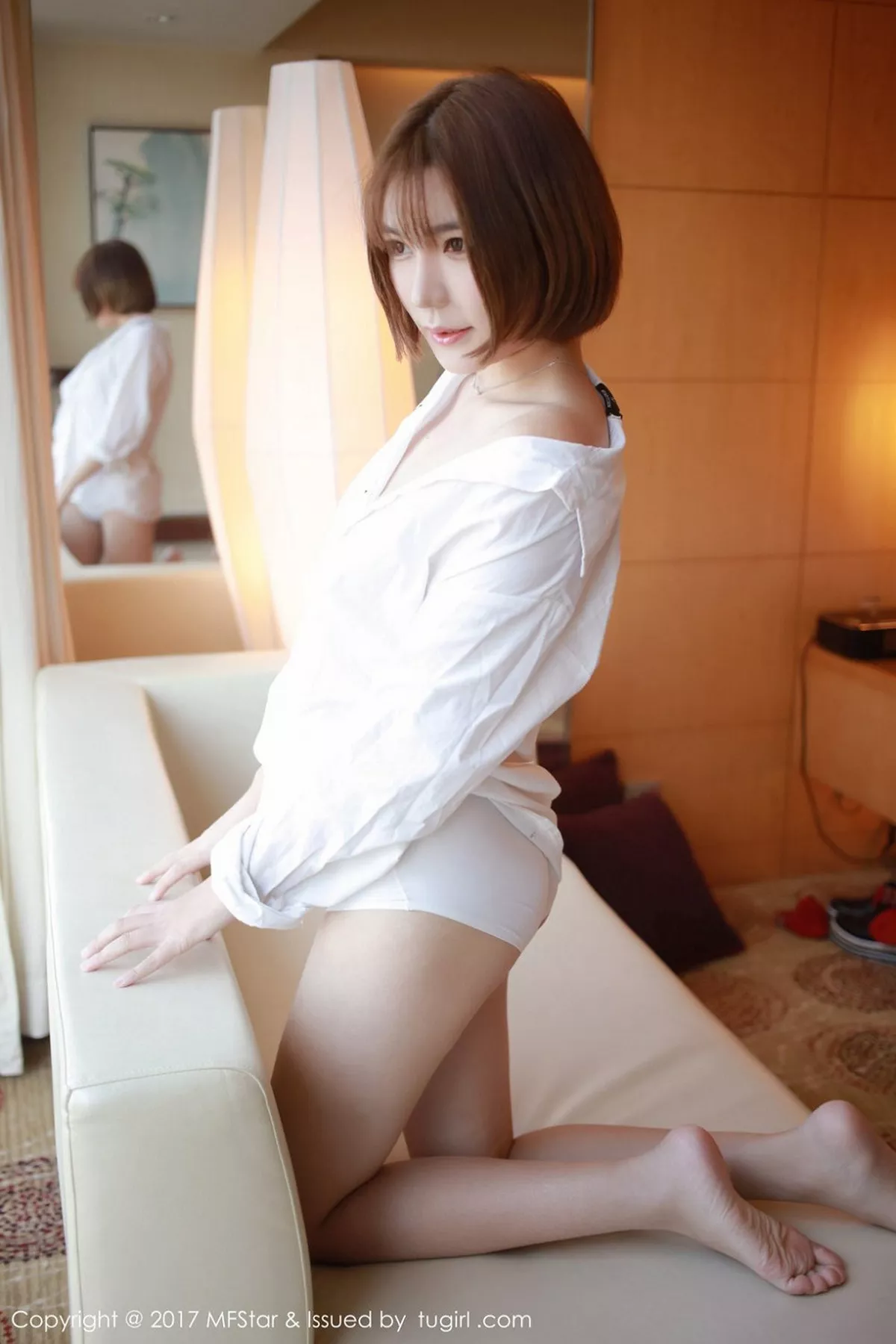 秀人集.com_[MFStar模范学院]Vol.089_丽质嫩模冷不丁居家白衬衣不穿内衣秀美胸撩人写真52P