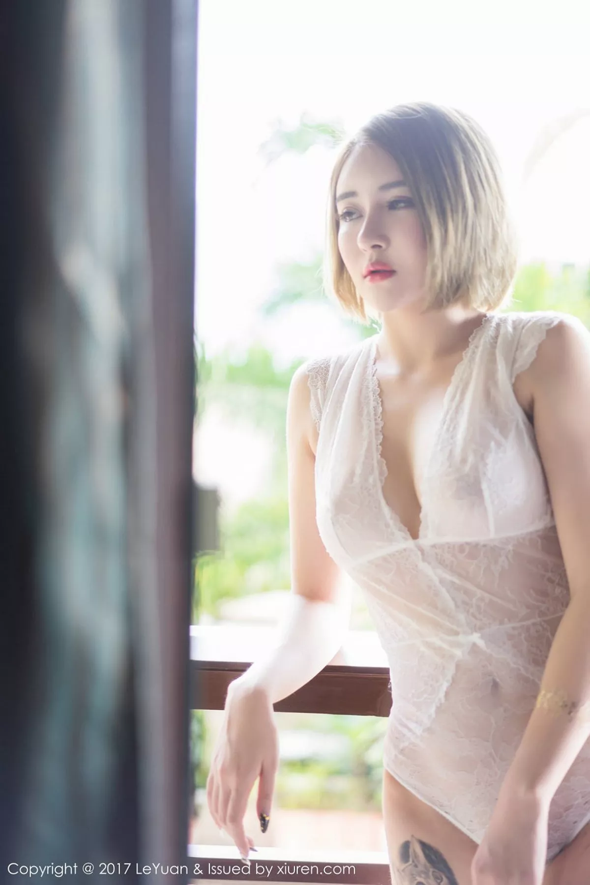 秀人集.com_[LeYuan星乐园]Vol.026_嫩模凯竹BuiBui长滩旅拍白色半透蕾丝内衣秀美乳诱惑写真58P